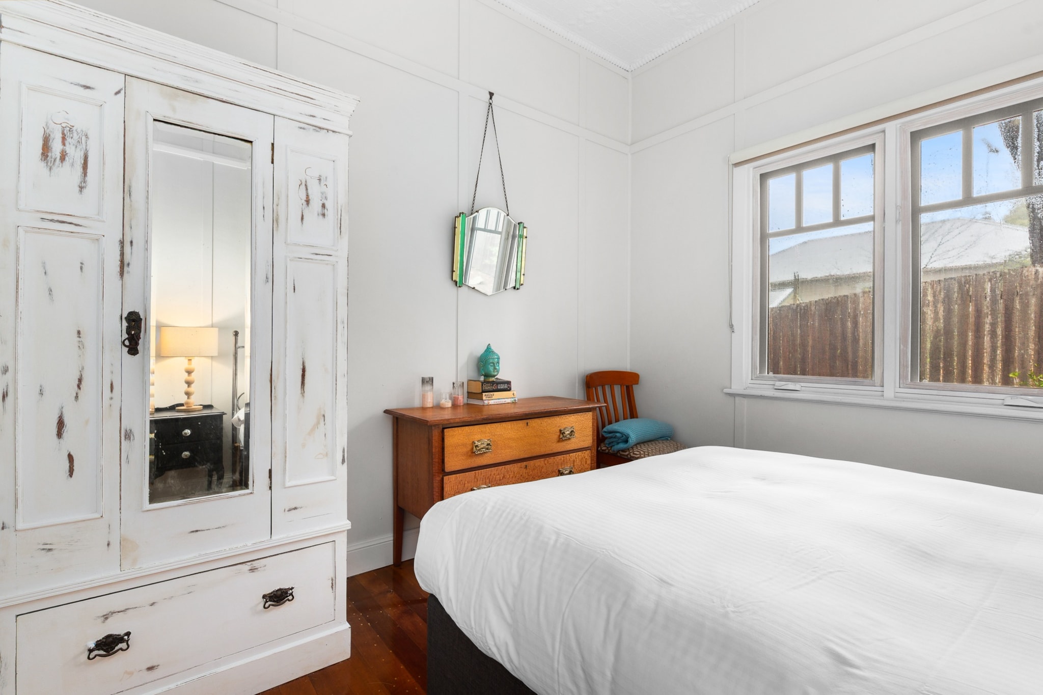 Bright 3-Bed House with Garden,