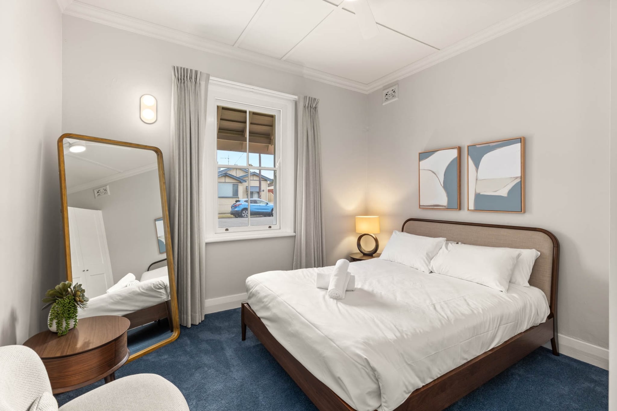 Bed Linen, Desk, Fan, Hot Water, Internet Access DSL, Wardrobe, Living room(TV, seating area), Kitchen(dining table, stove, electric kettle, toaster, coffee machine, oven, microwave, dishwasher, fridge, freezer, dishes and cutlery), bedroom(double king size bed), bedroom(Queen Bed), bedroom(2x single bed), bathroom(tumble dryer, washbasin, toilet, washing machine, iron, hairdryer, Towels/Sheets (Incl.), shampoo, body soap, Essentials, Shower gel), First Aid, Play area, TV, bath tub, balcony or terrace, heating, air conditioning, Dedicated workspace, Carbon monoxide detector, Coffee, Conditioner, Long term stays allowed, Near Ocean, Wine glasses