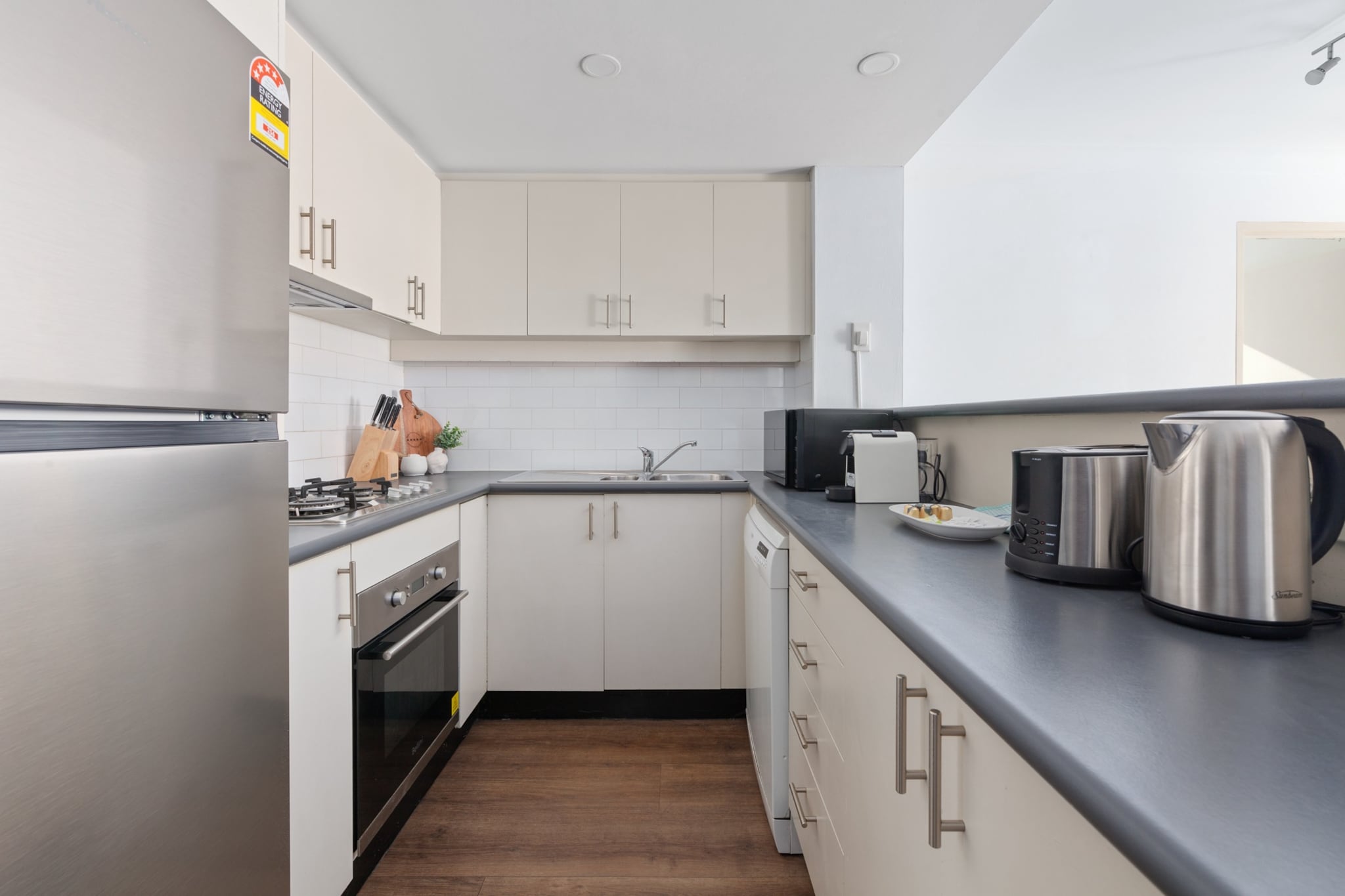 Bright 2-Bed Surry Hills Apartment with Balcony