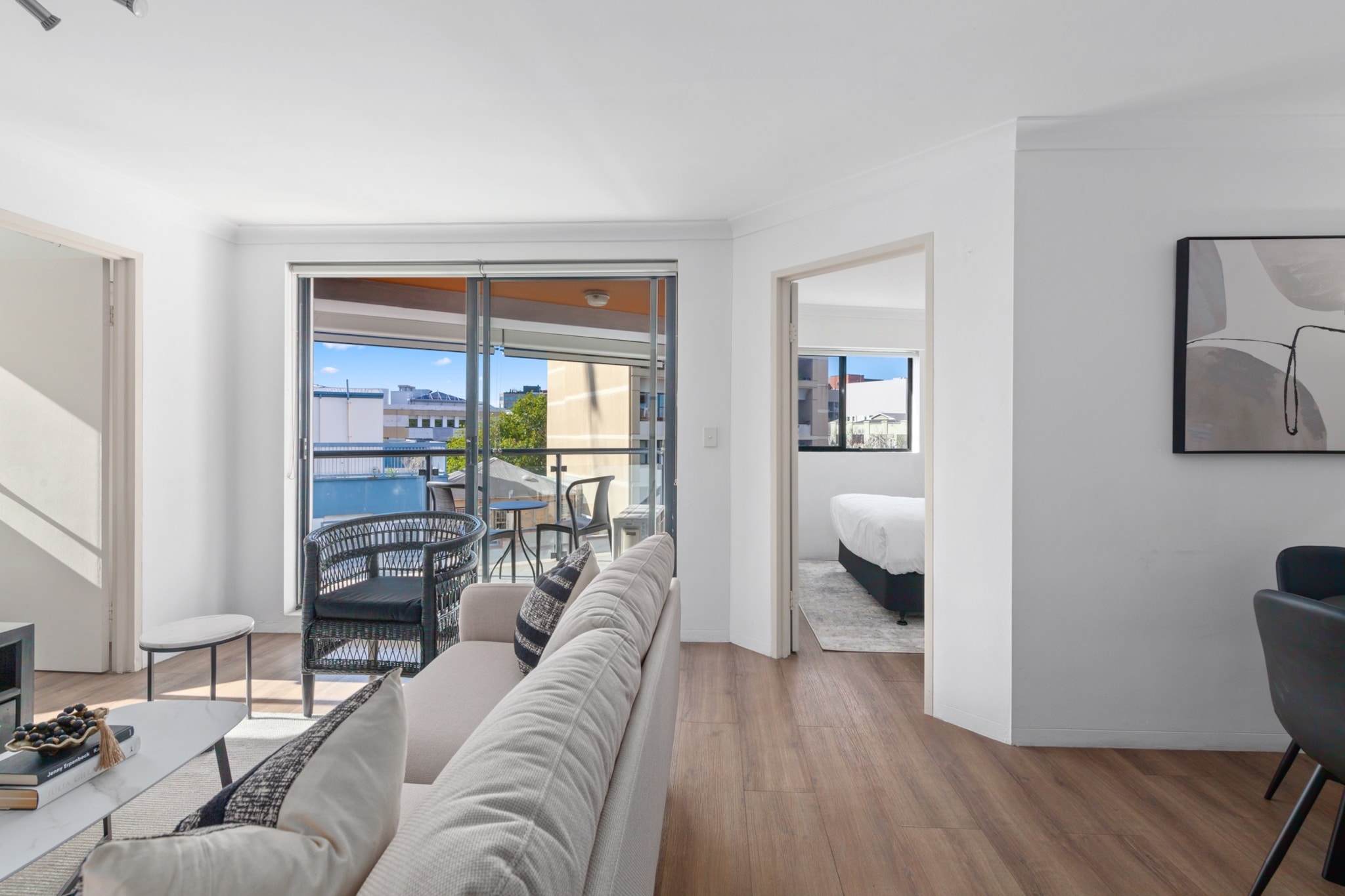 Bright 2-Bed Surry Hills Apartment with Balcony