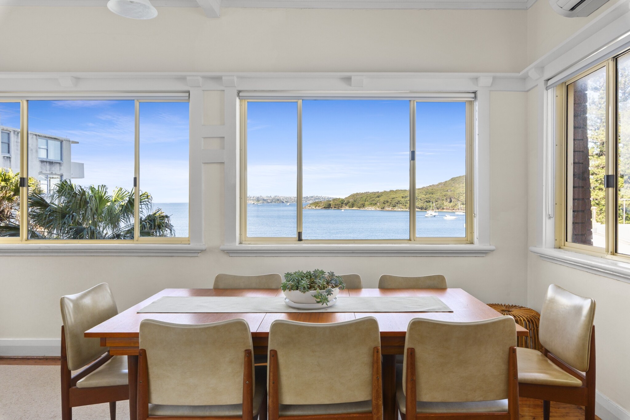 Bed Linen, Fan, Hot Water, Internet Access DSL, Wardrobe, Kitchen(dining table, stove, electric kettle, toaster, coffee machine, oven, microwave, dishwasher, fridge, freezer, Coffee), bedroom(Queen Bed), bedroom(double bed), bathroom(Towels/Sheets (Incl.), shampoo, body soap), First Aid, Beach, Play area, TV, tumble dryer, cot, heating, air conditioning, Essentials, dishes and cutlery, Conditioner, Long term stays allowed, Near Ocean, Room-darkening shades, Sea view, Shower gel, Washer in common space, Wine glasses