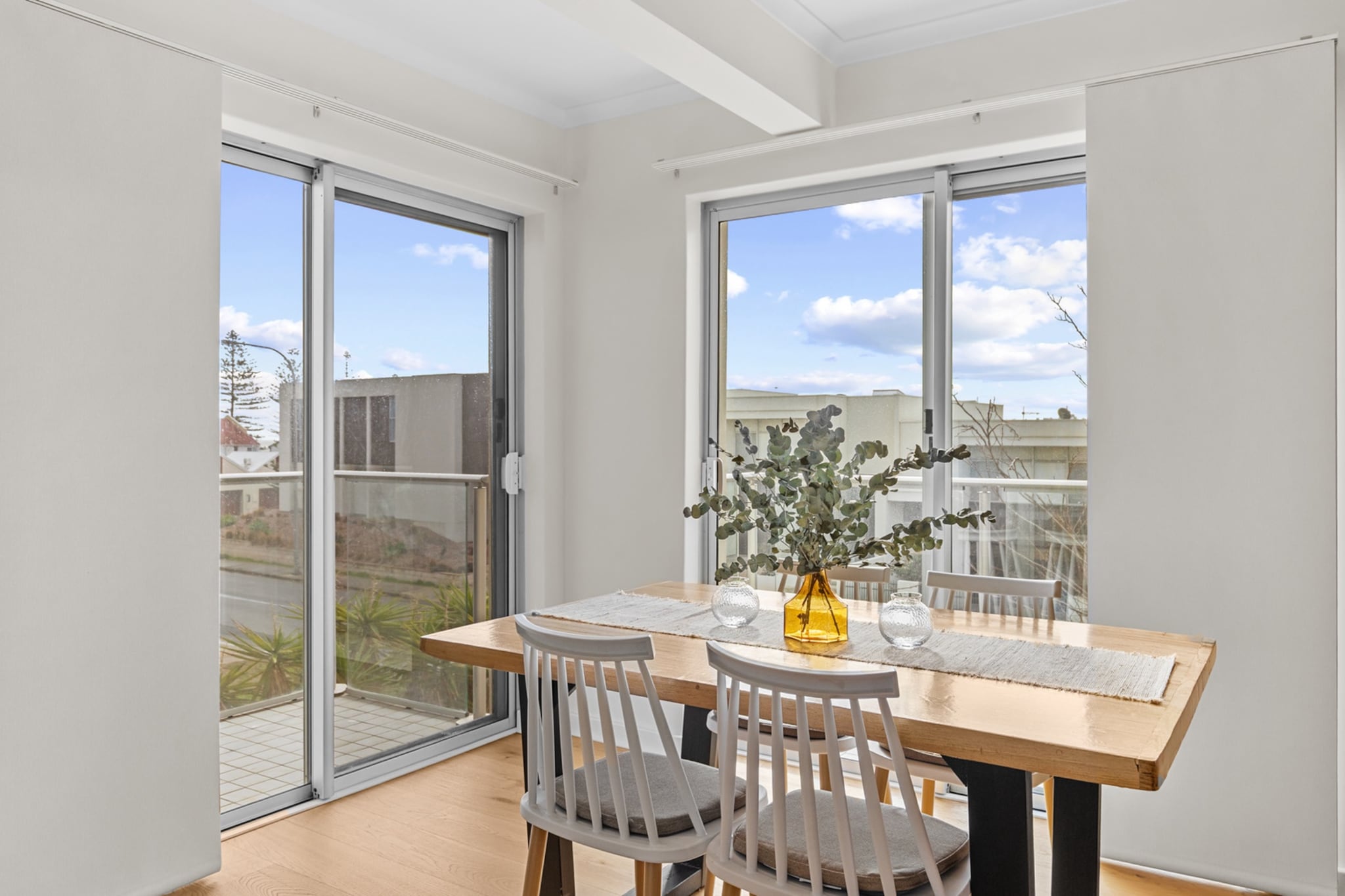 Bed Linen, Hot Water, Internet Access DSL, Wardrobe, Living room(TV, seating area, air conditioning), Kitchen(dining table, stove, electric kettle, toaster, coffee machine, oven, microwave, dishwasher, fridge, freezer, dishes and cutlery, Coffee), bedroom(Queen Bed), bedroom(2x single bed), bathroom(shower, washbasin, toilet, hairdryer, Towels/Sheets (Incl.), shampoo, Essentials), First Aid, Beach, Play area, tumble dryer, washing machine, balcony or terrace, heating, iron, Carbon monoxide detector, Long term stays allowed, Near Ocean, Room-darkening shades, Sea view, Wine glasses