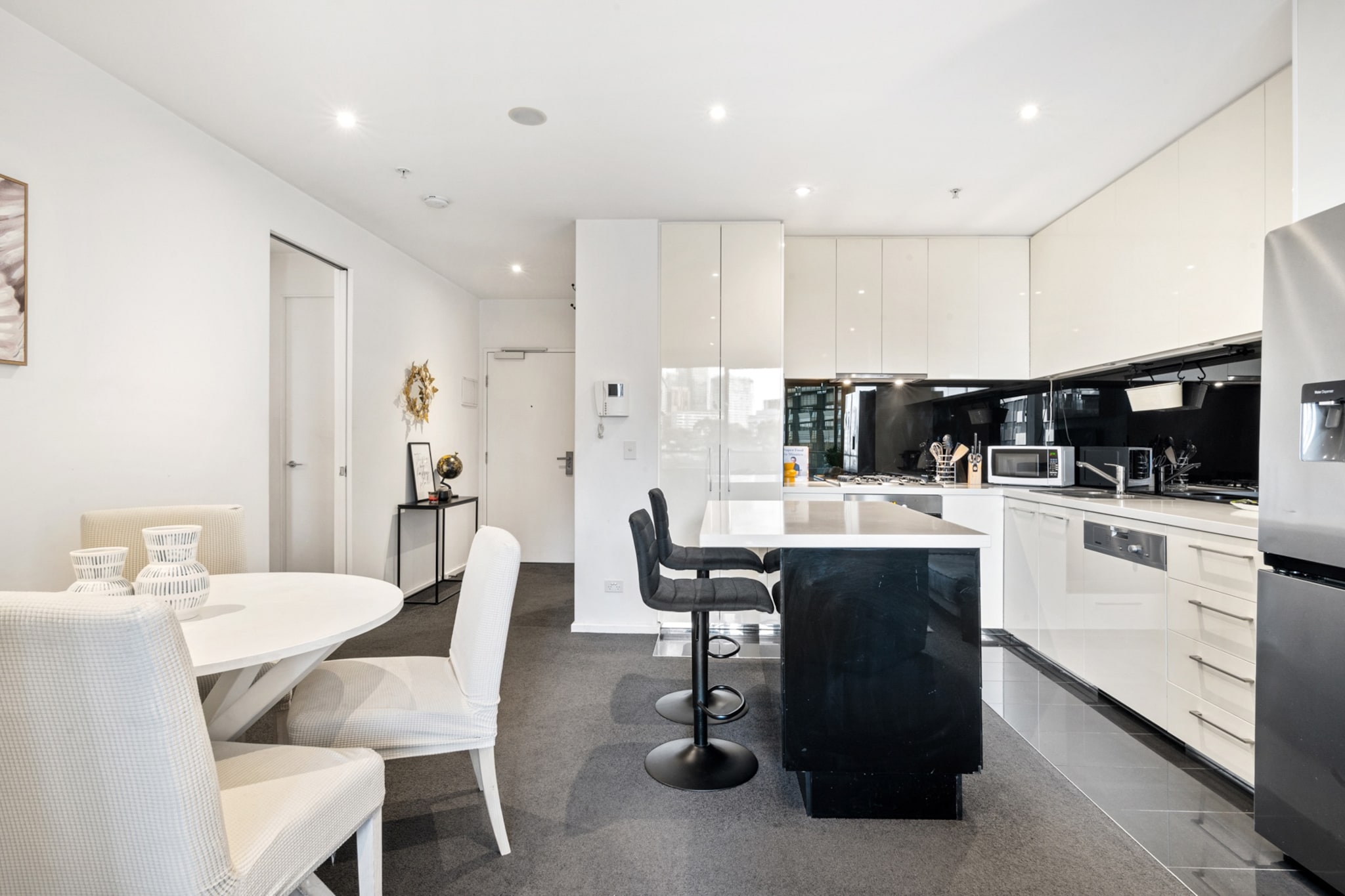 Stylish Southbank 2-Bed Flat w/ Balcony