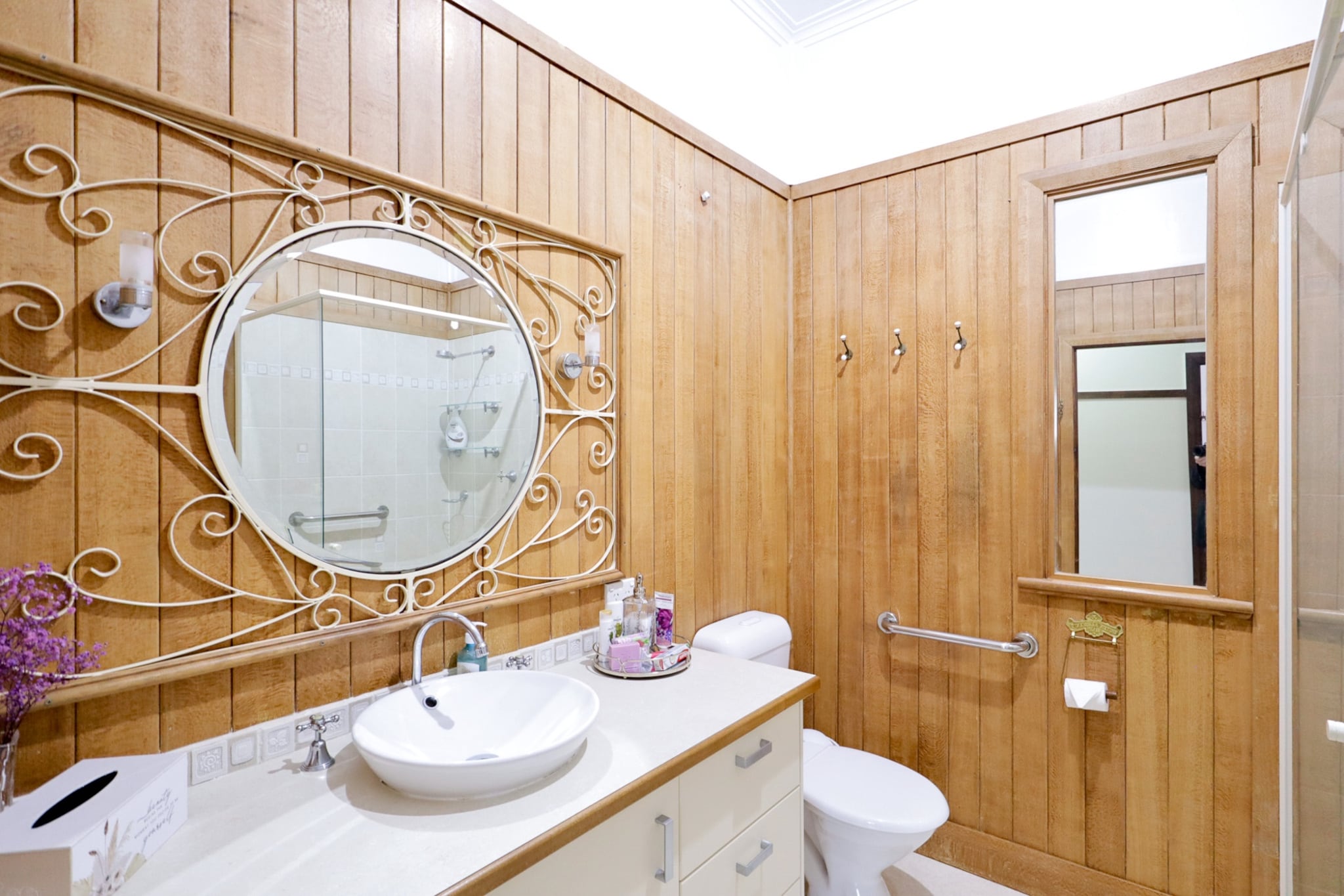 Heritage Home with BBQ & Outdoor Fire Pit