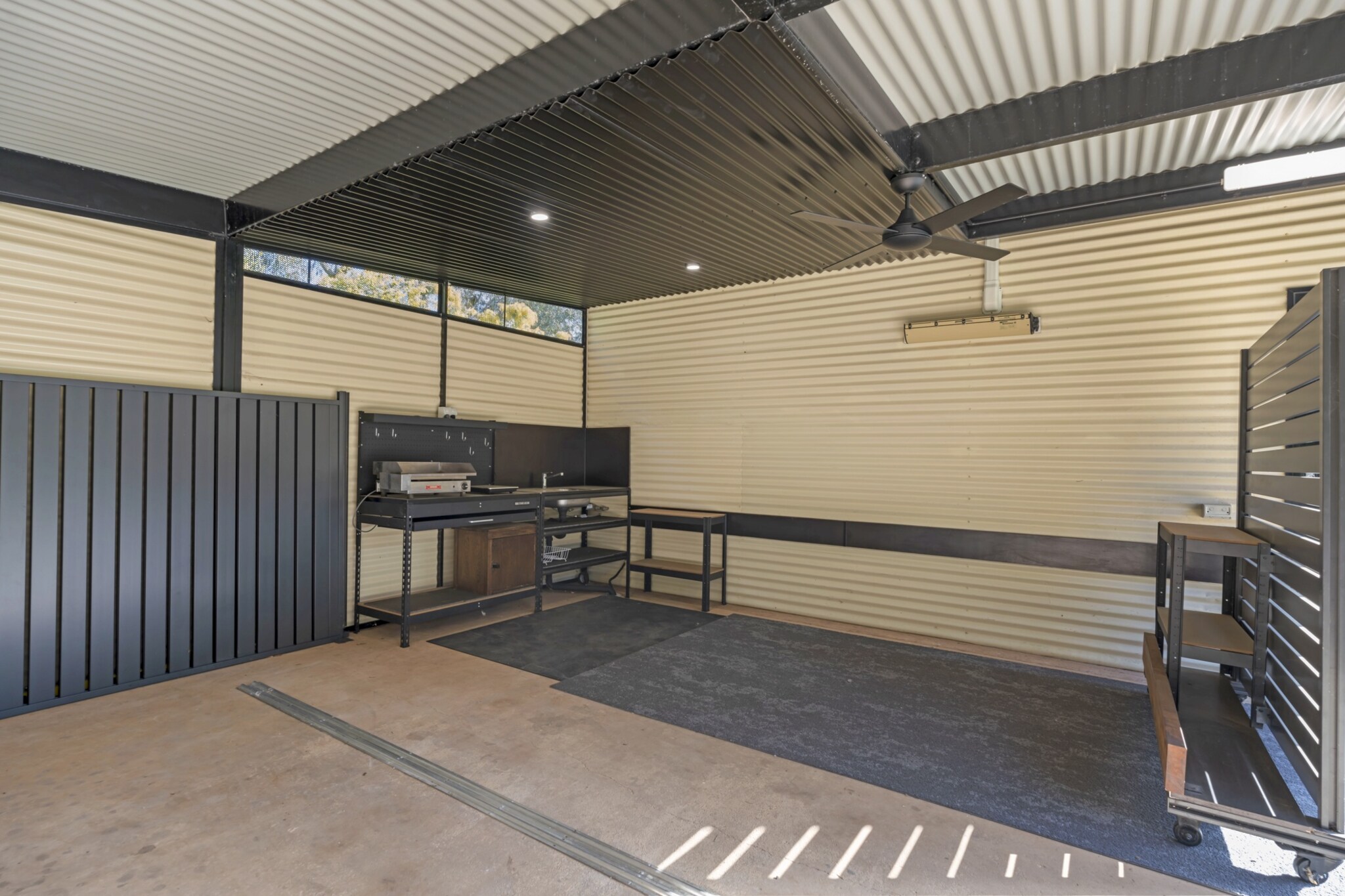 McLaren Flat Studio Near Vineyards