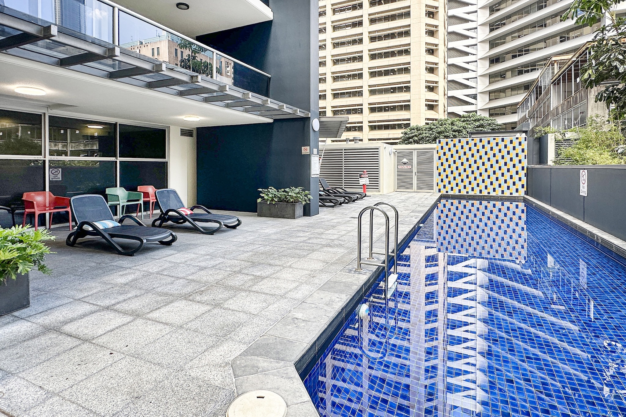 Brisbane CBD Stay with Pool & Gym Access