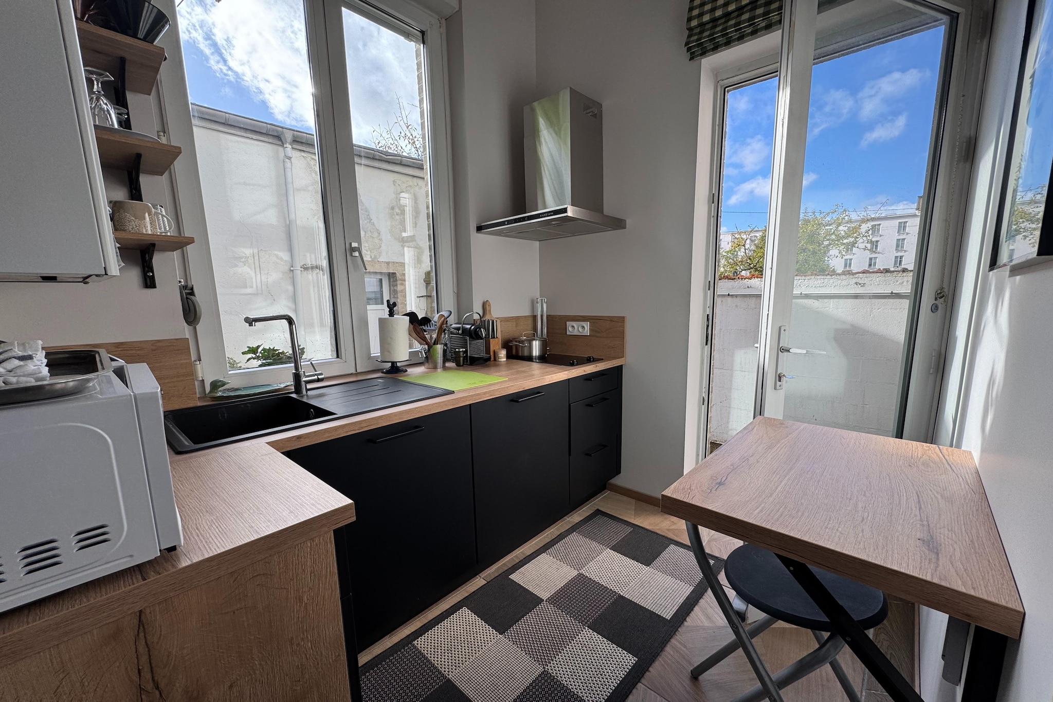 Appartement avec la petite cour-Kitchen