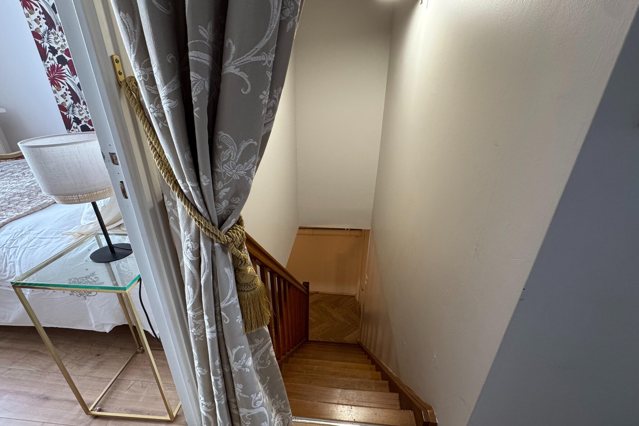 Appartement avec la petite cour-Stairs