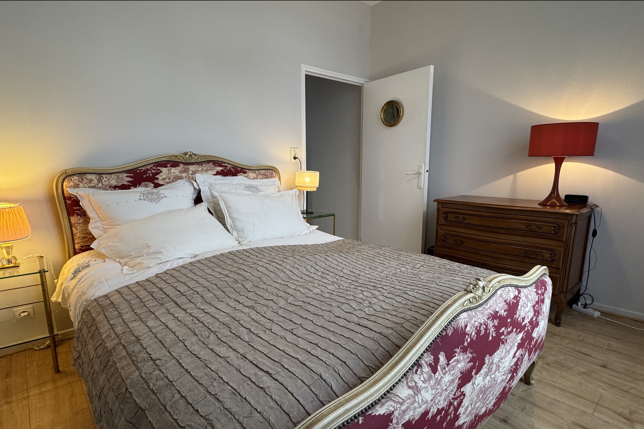 Appartement avec la petite cour-Bedroom