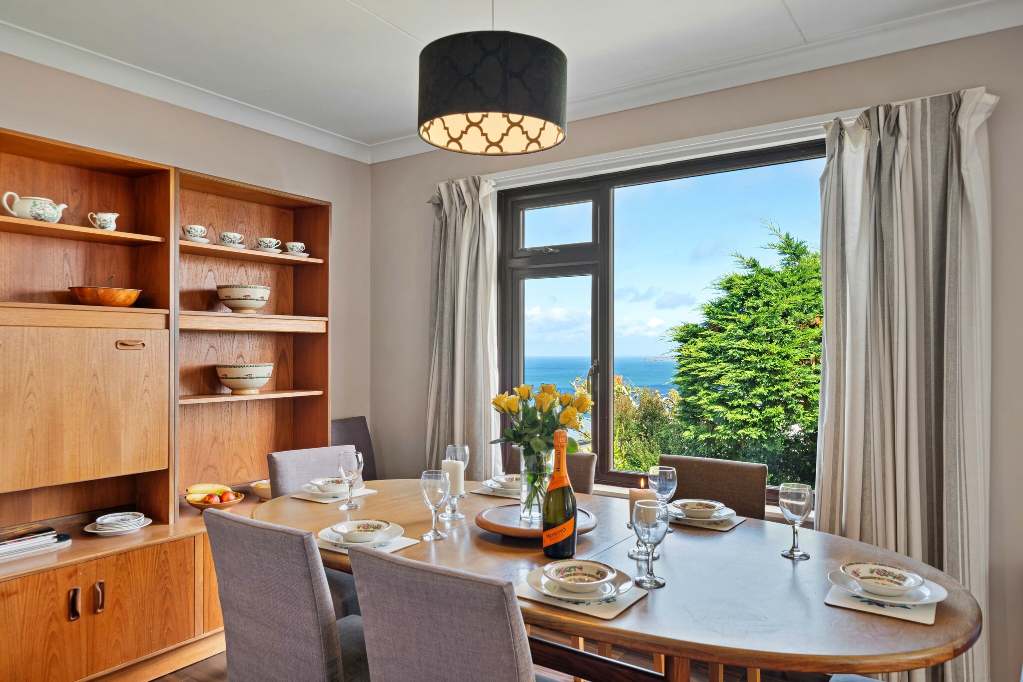 Michel - Dining room