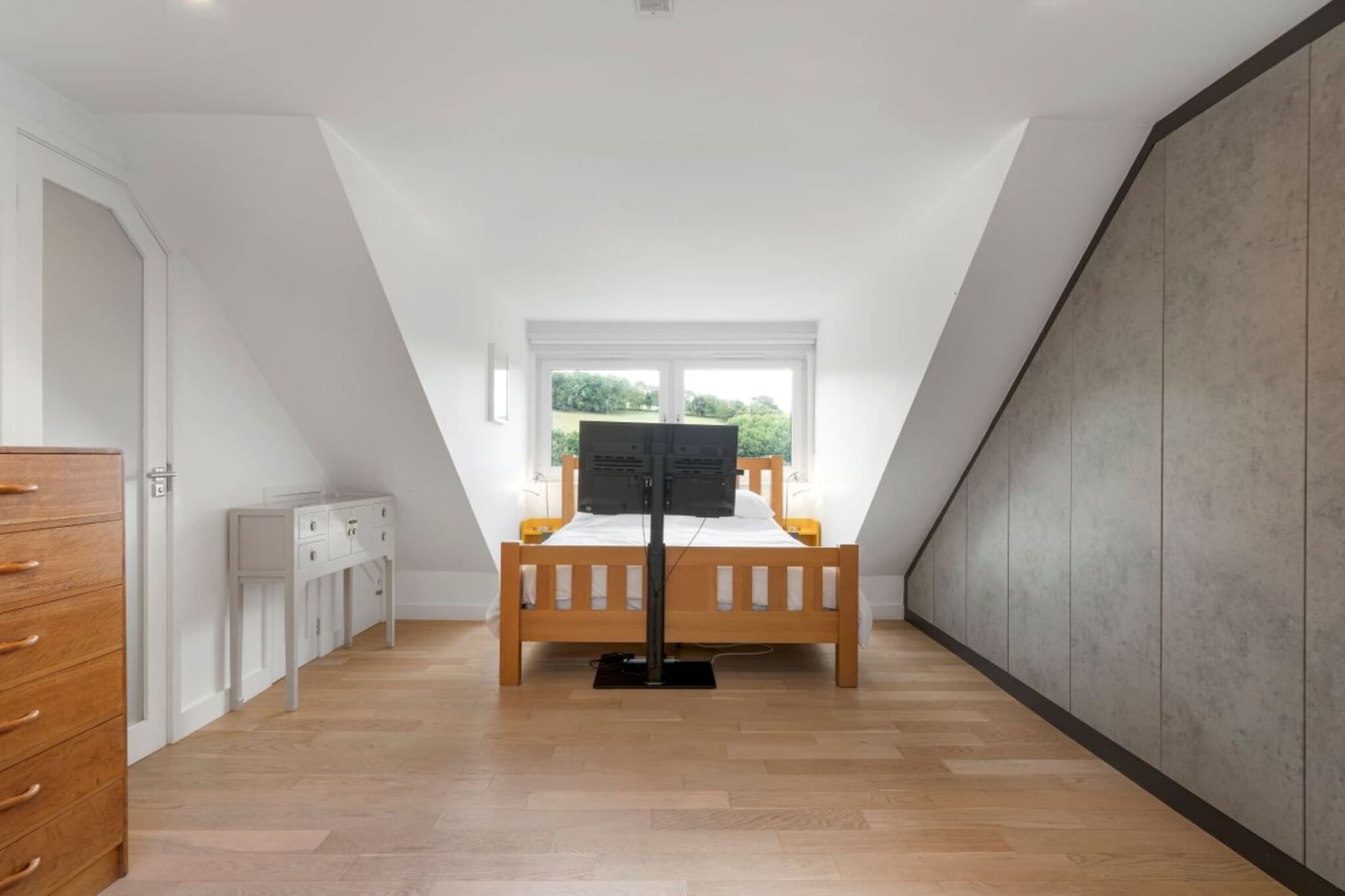 Three Quarter Cottage - Bedroom