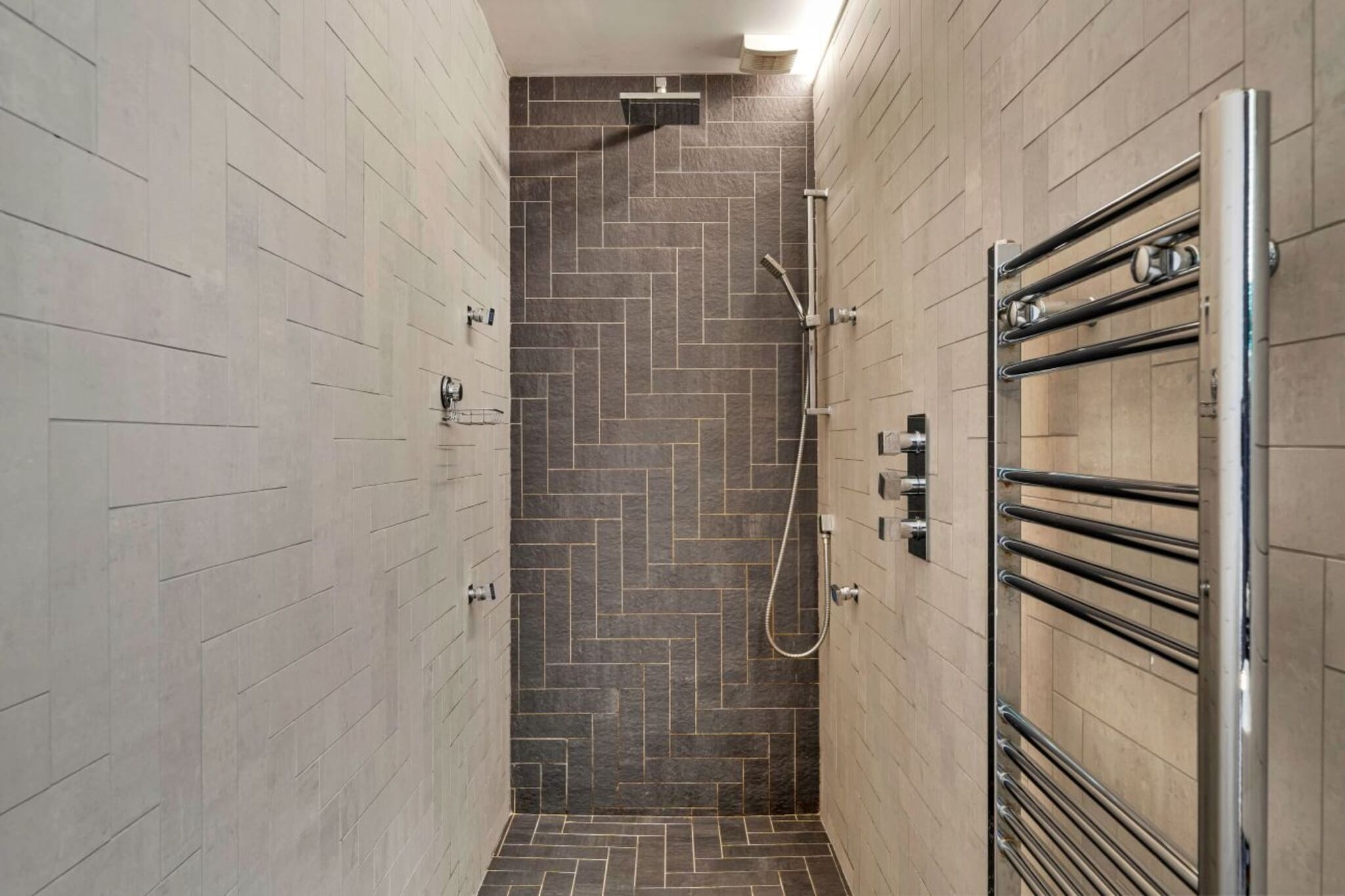 Three Quarter Cottage - Bathroom