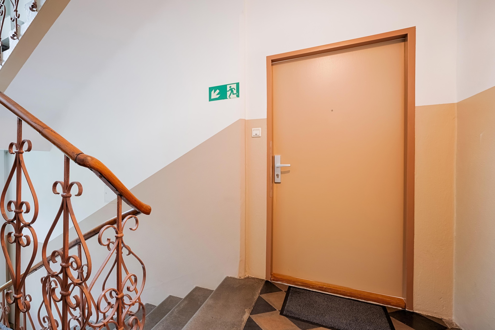 MG Top 6 Apartment 4P in Graz-Escalier