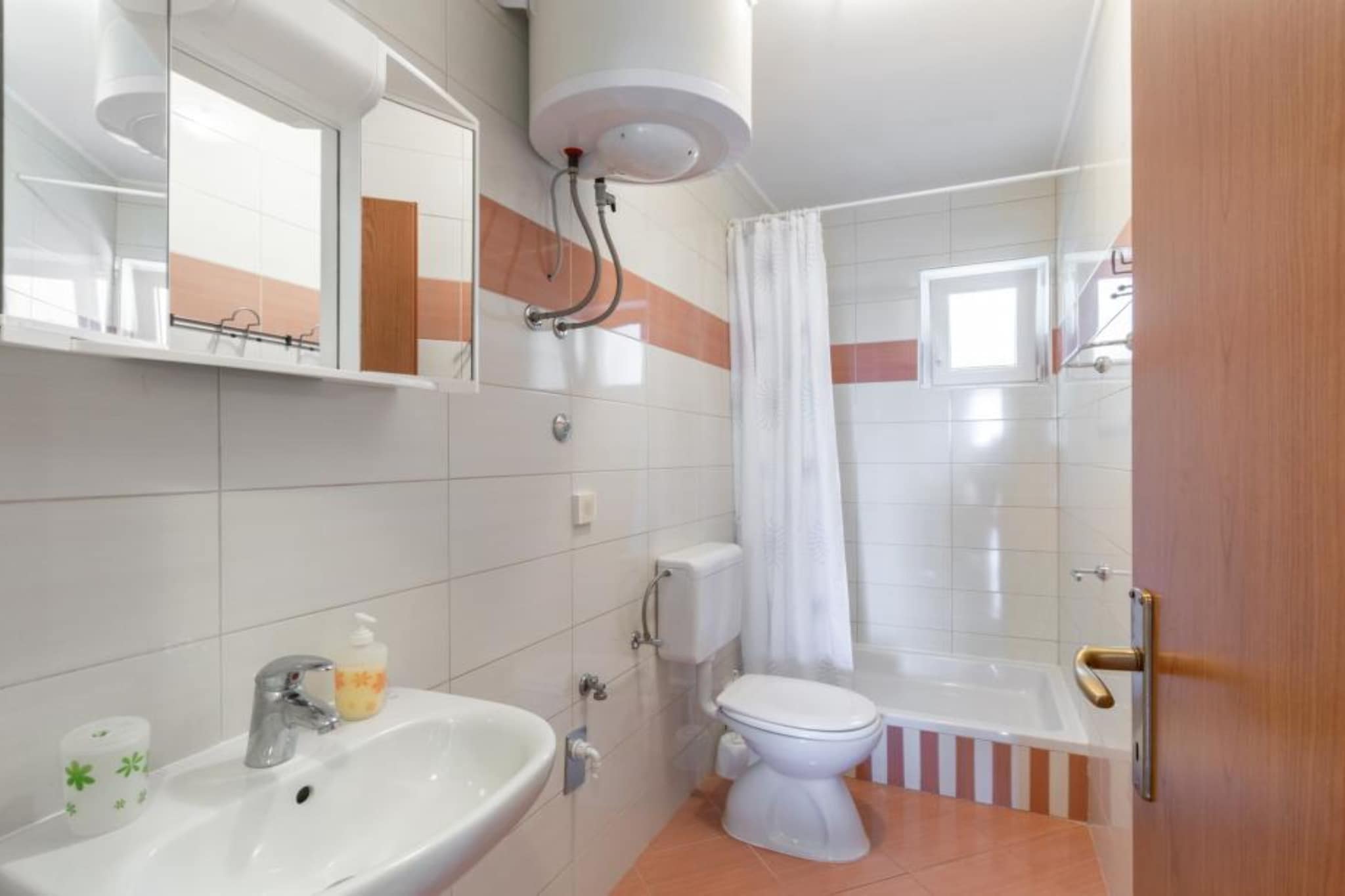 Apartment Pavlov - Three Bedroom Apartment with Terrace-Bathroom
