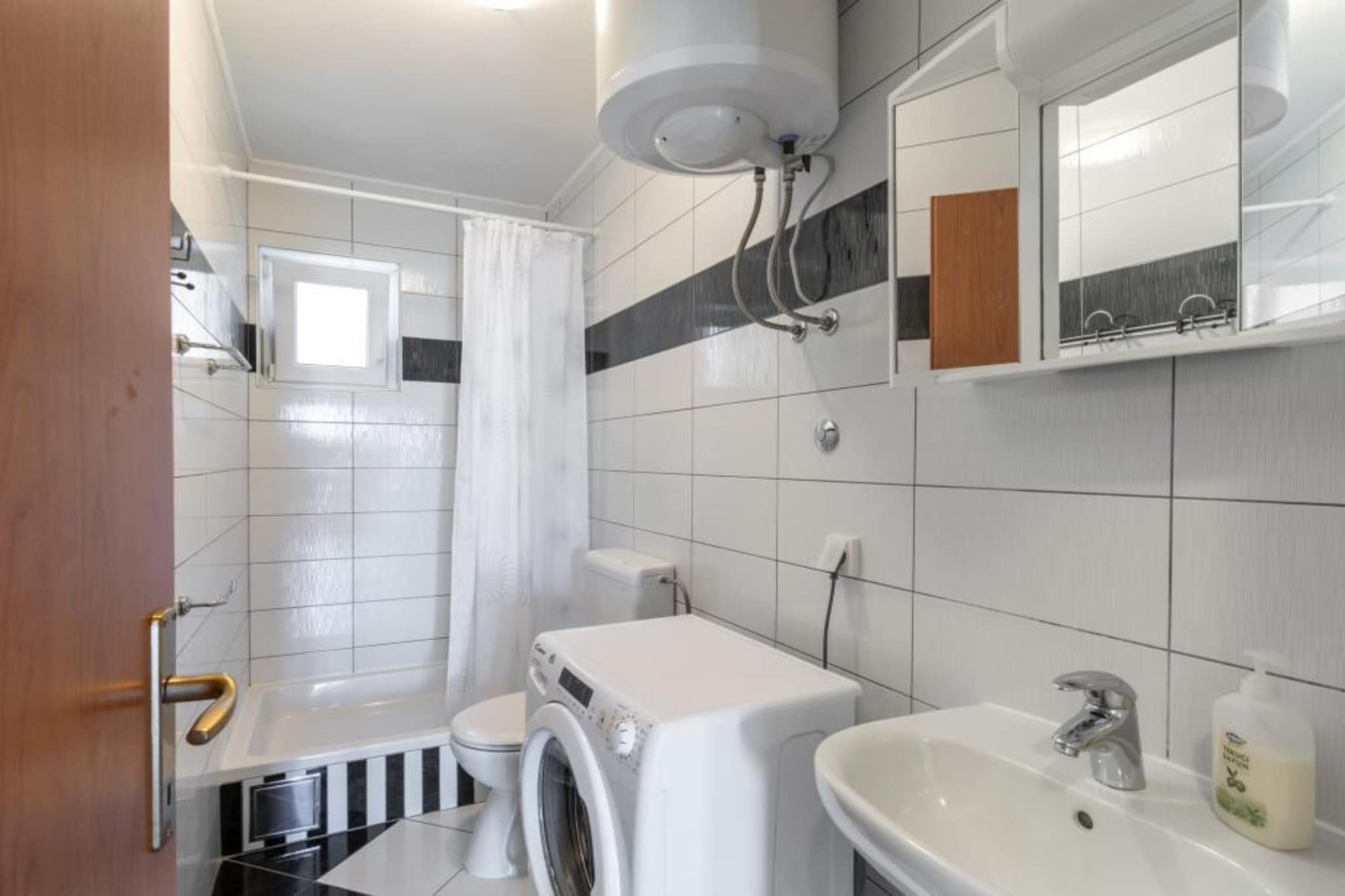Apartment Pavlov - Three Bedroom Apartment with Terrace-Bathroom