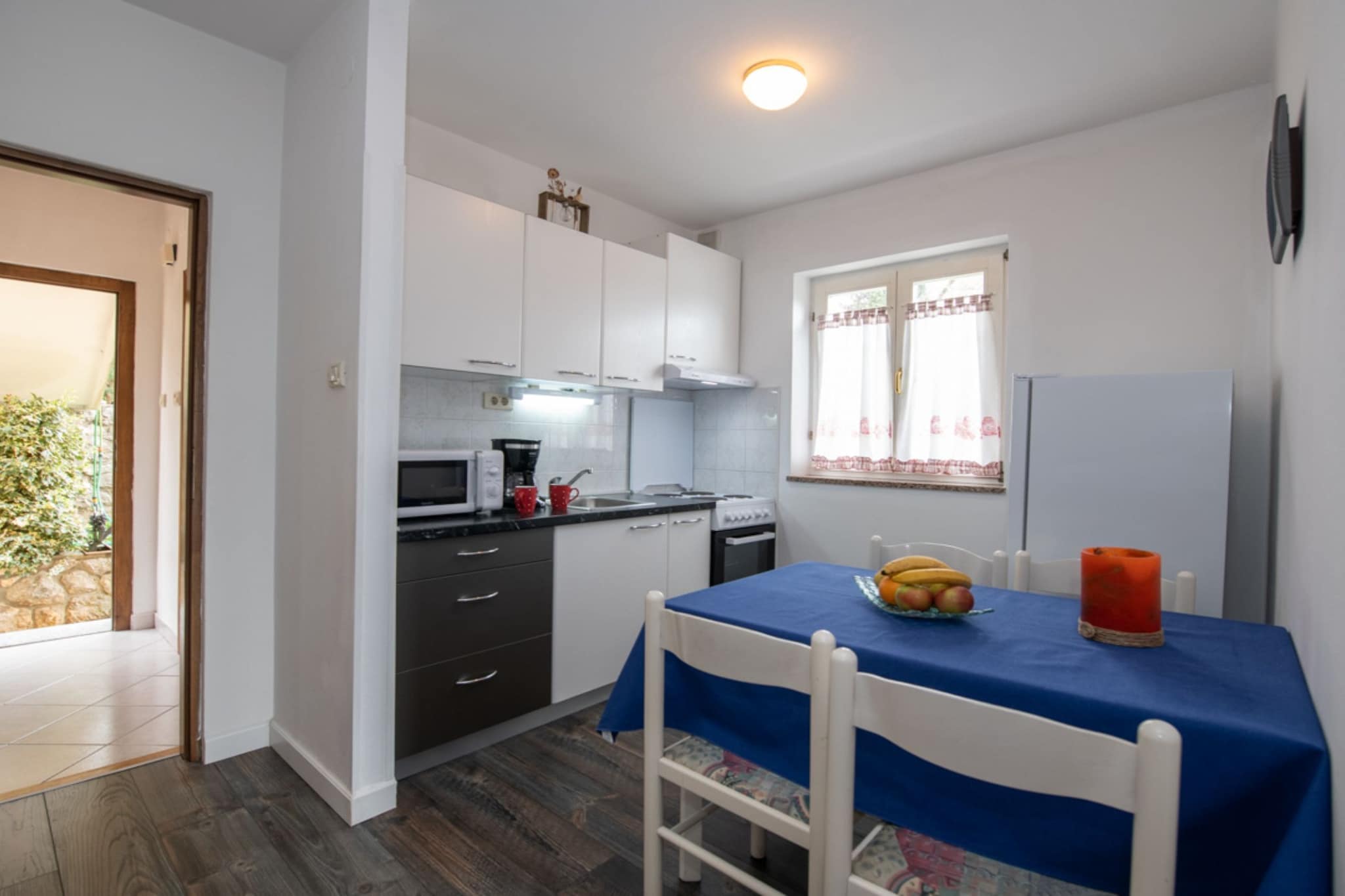 Apartments Mirjana IKA - Studio Apartment With Balcony  (A1)