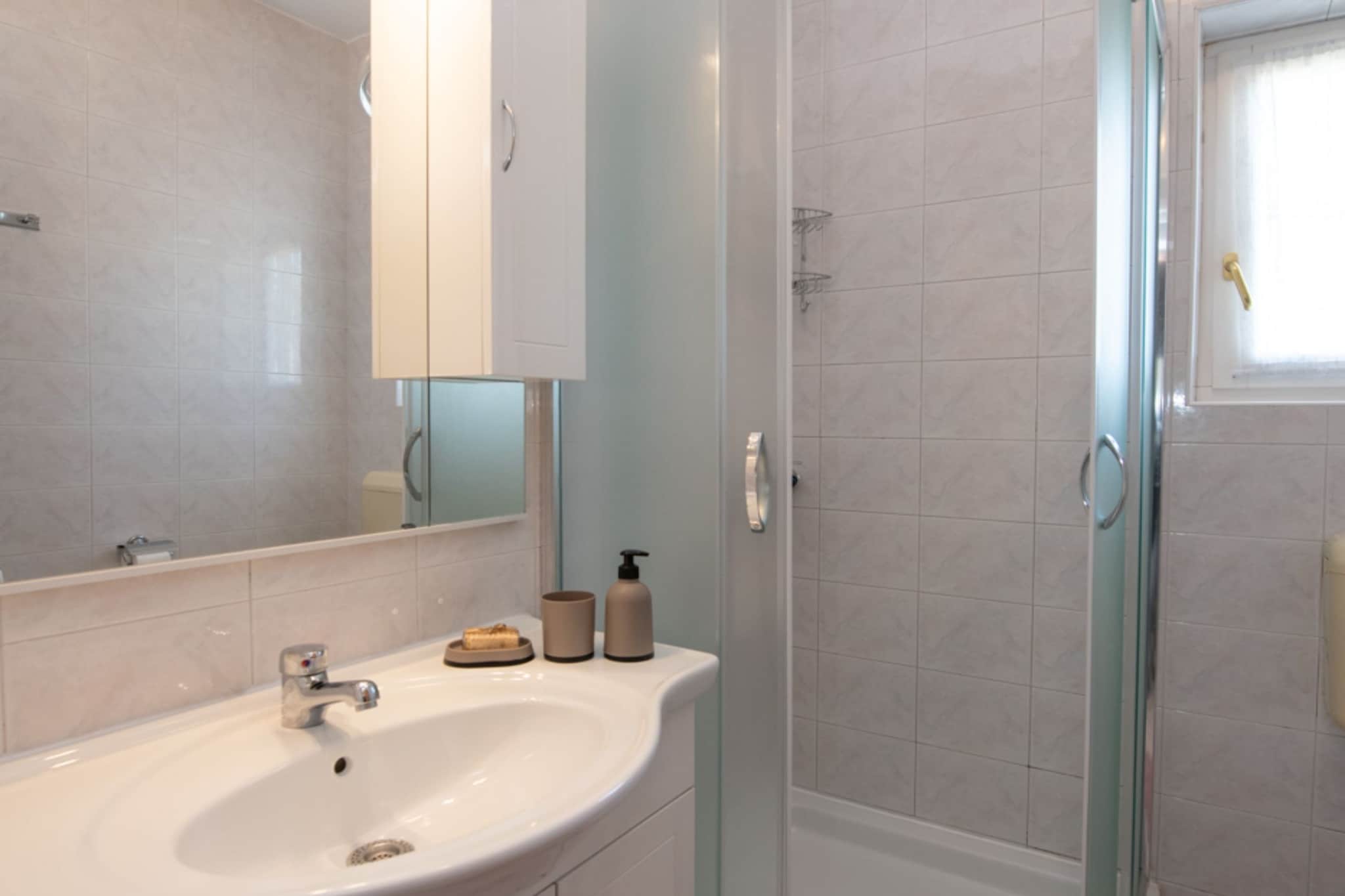 Apartments Mirjana IKA - One Bedroom Apartment With Balcony And Sea View (A2)-Badkamer