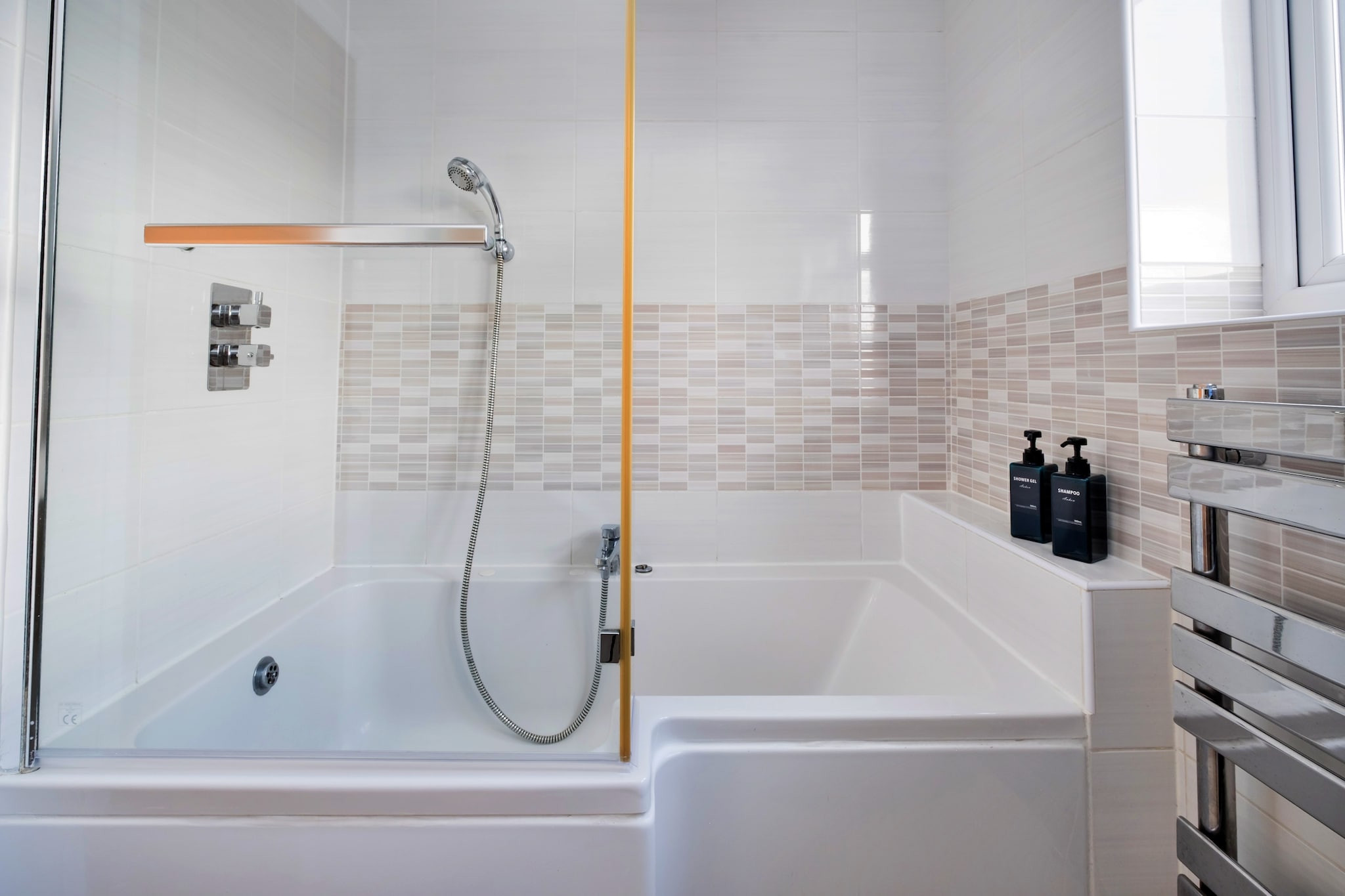 Elizabeth House - Bathroom