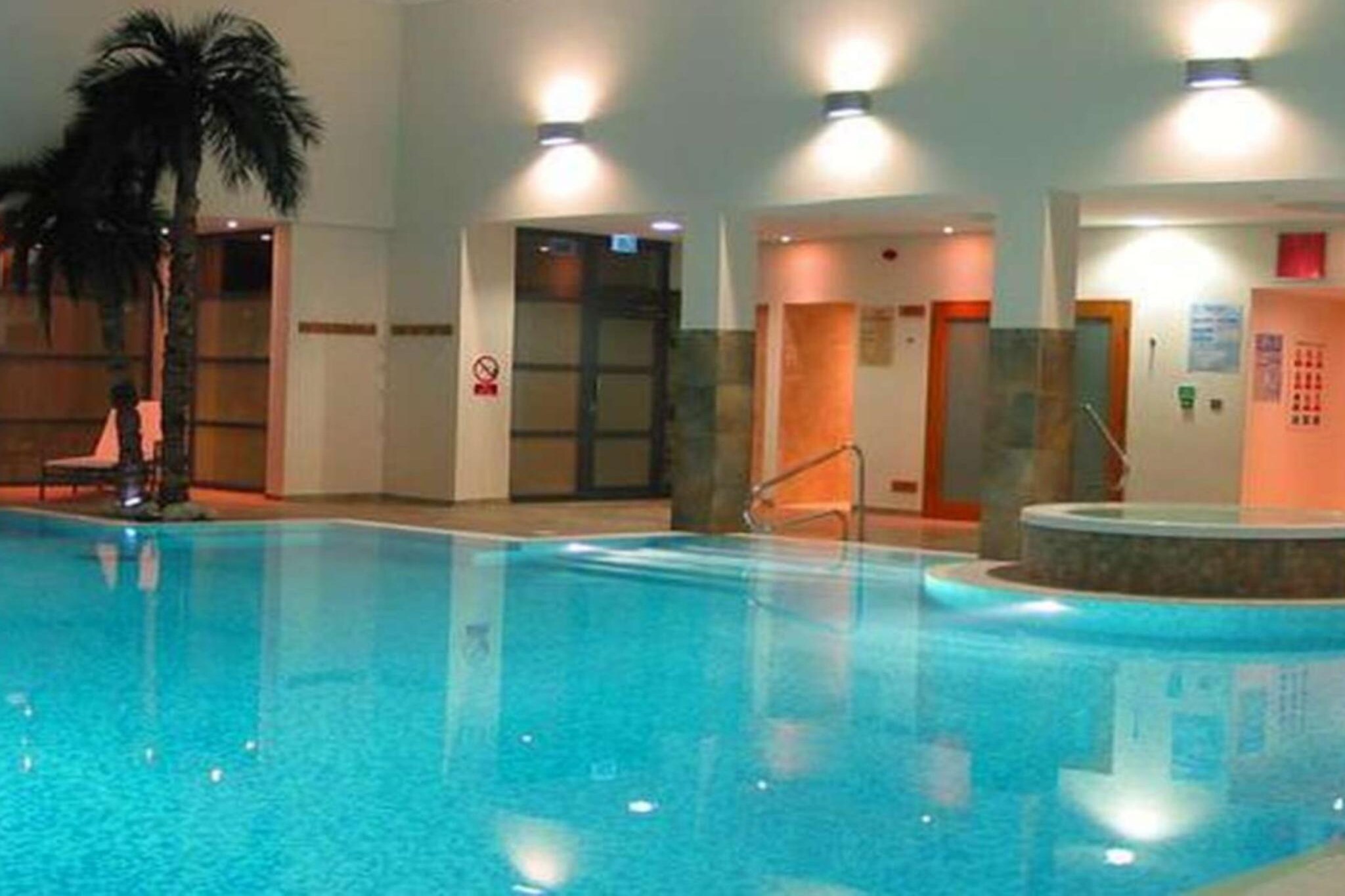 Elizabeth House - Swimming pool