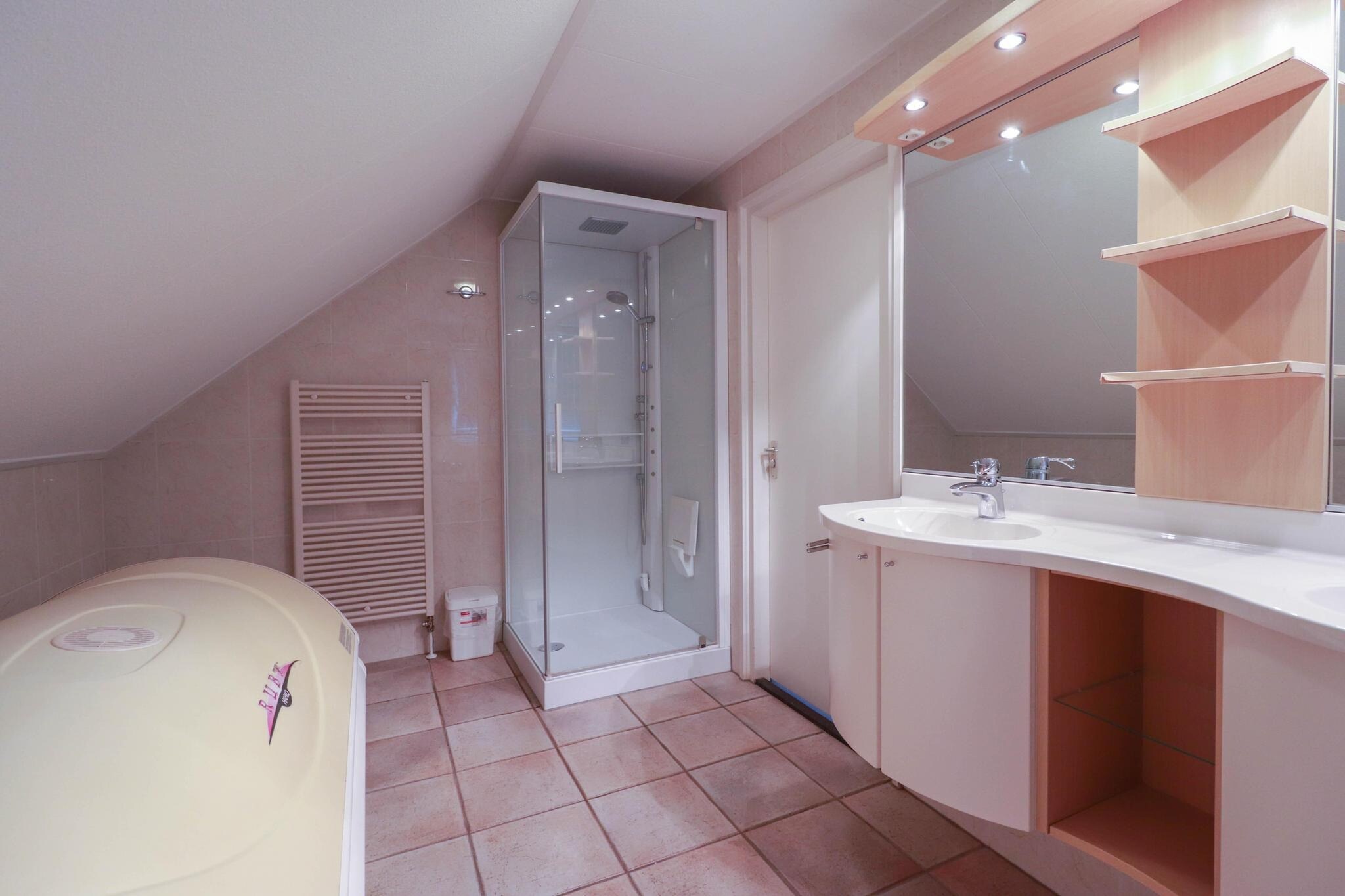 Dune Villa with Wellness Hot Tub, Sauna & Whirlpool – 6 persons - Badkamer