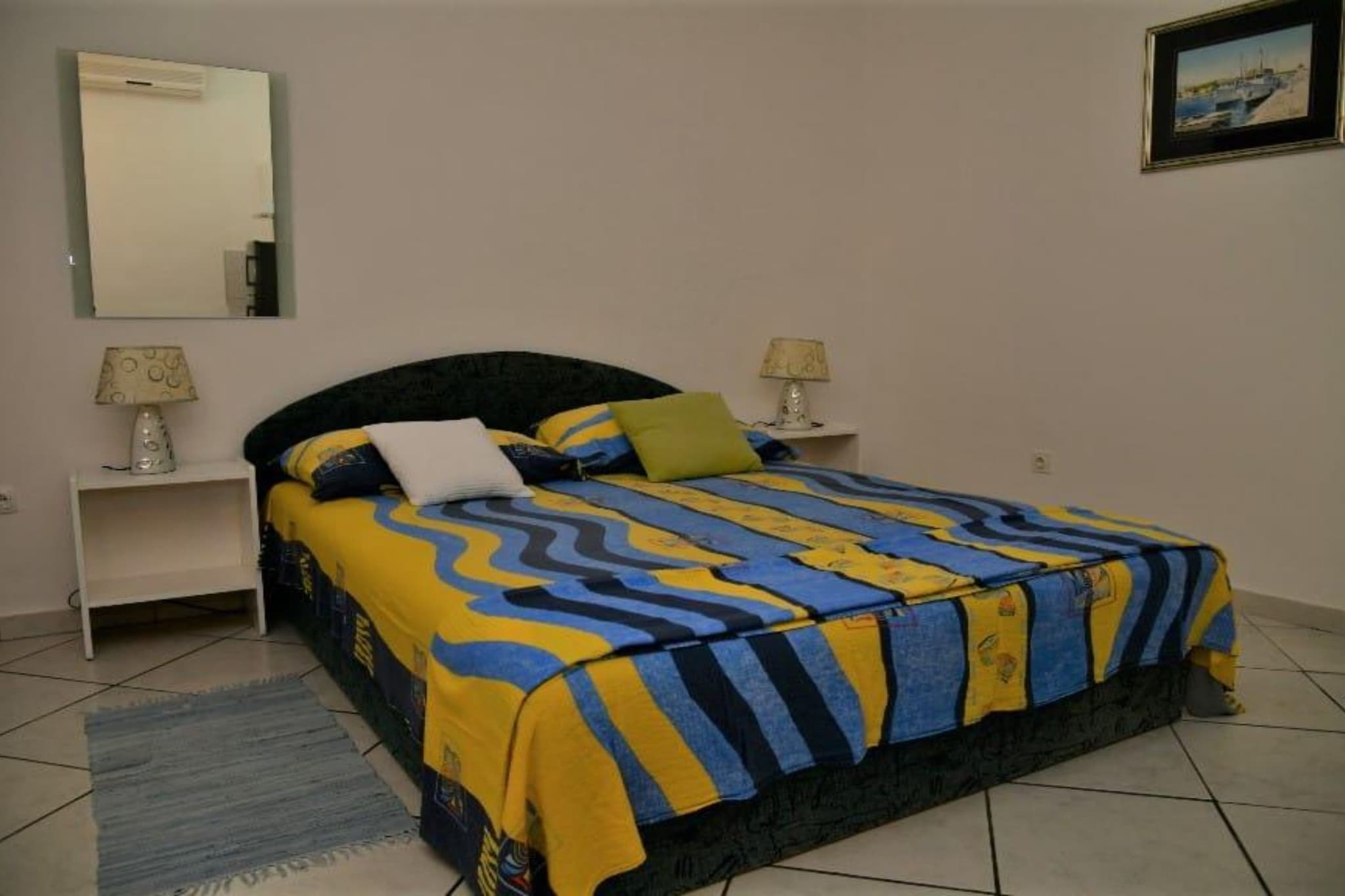 Studio Apartment-Bedroom