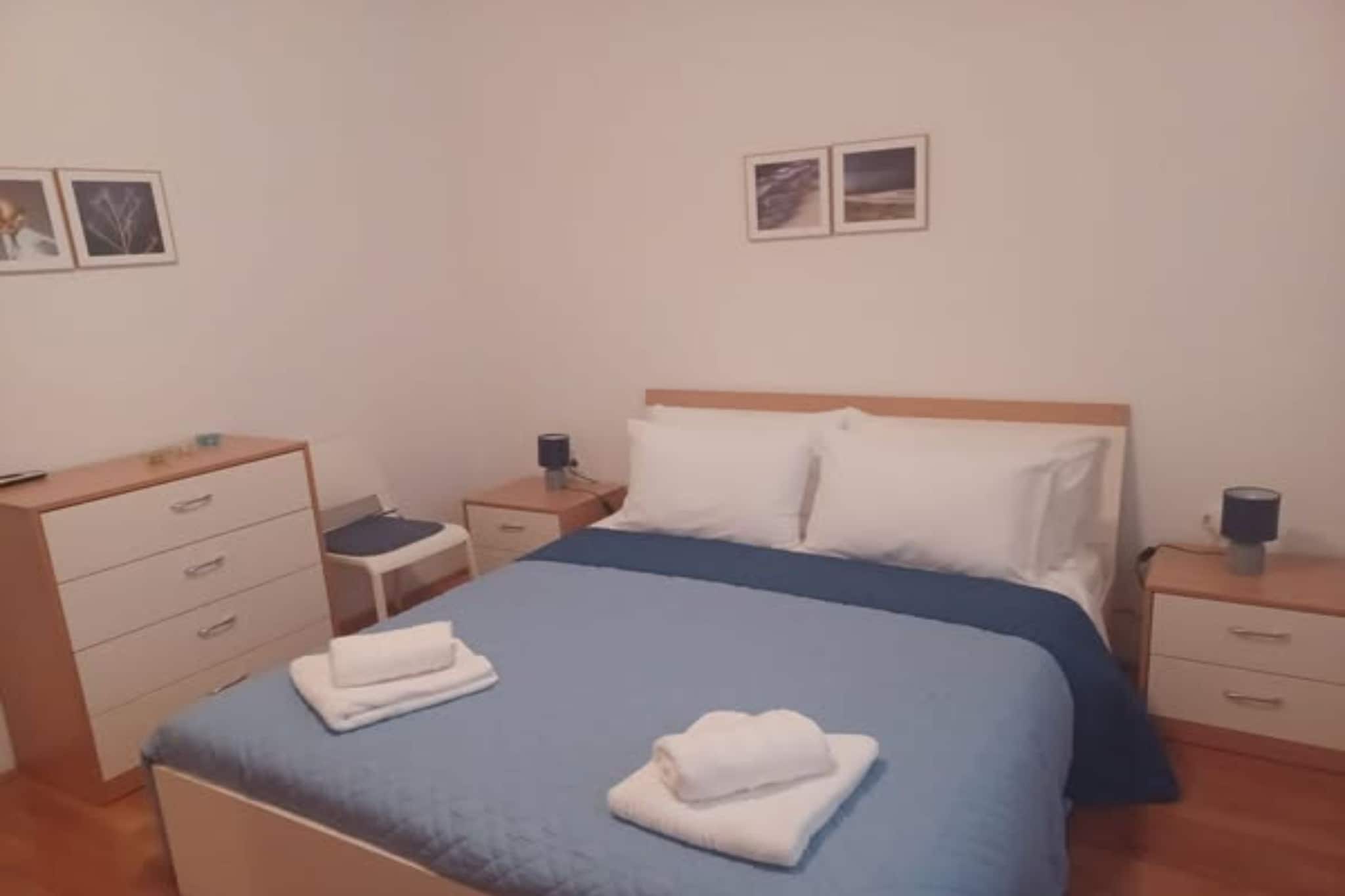 Apartment Eli - Three Bedroom Apartment With Terrace And Sea View-Chambre