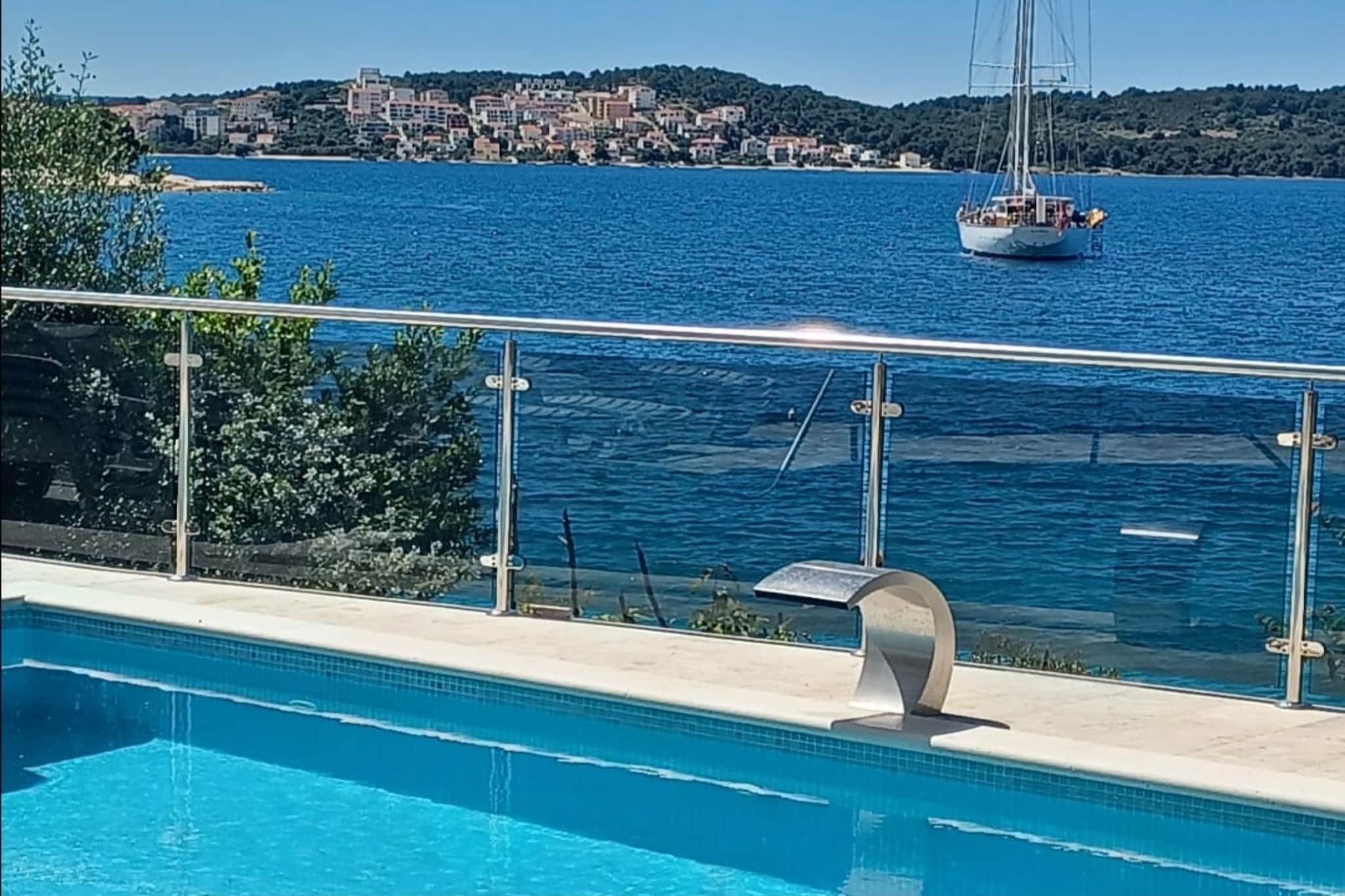 Two-bedroom Apartment With Sea View A1-Piscine