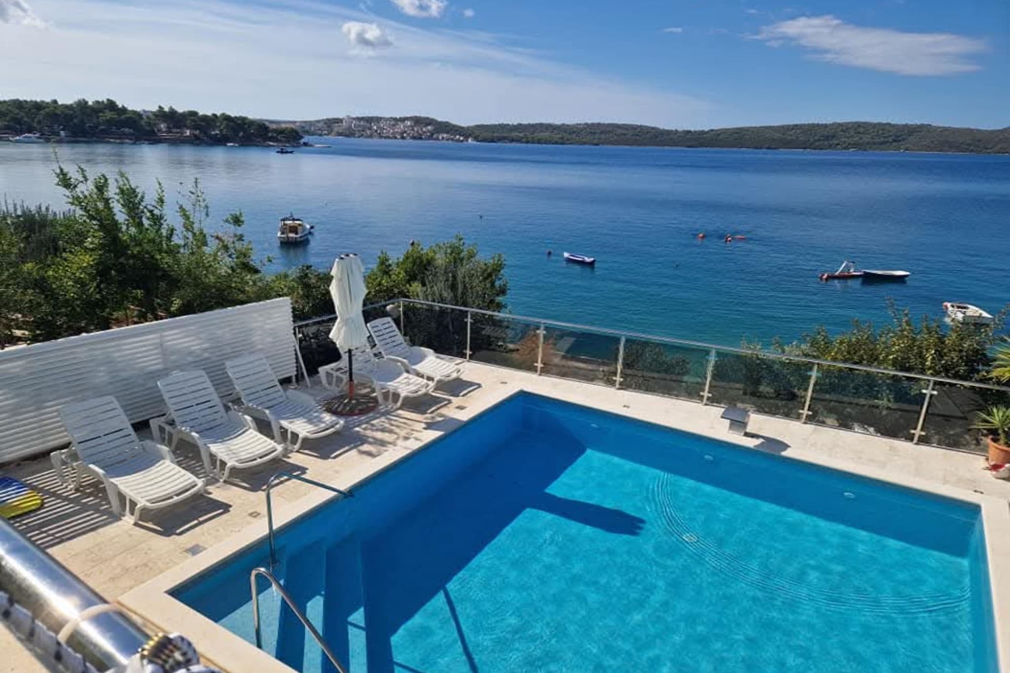 Three- Bedroom Apartment With Sea View A3-Swimming pool