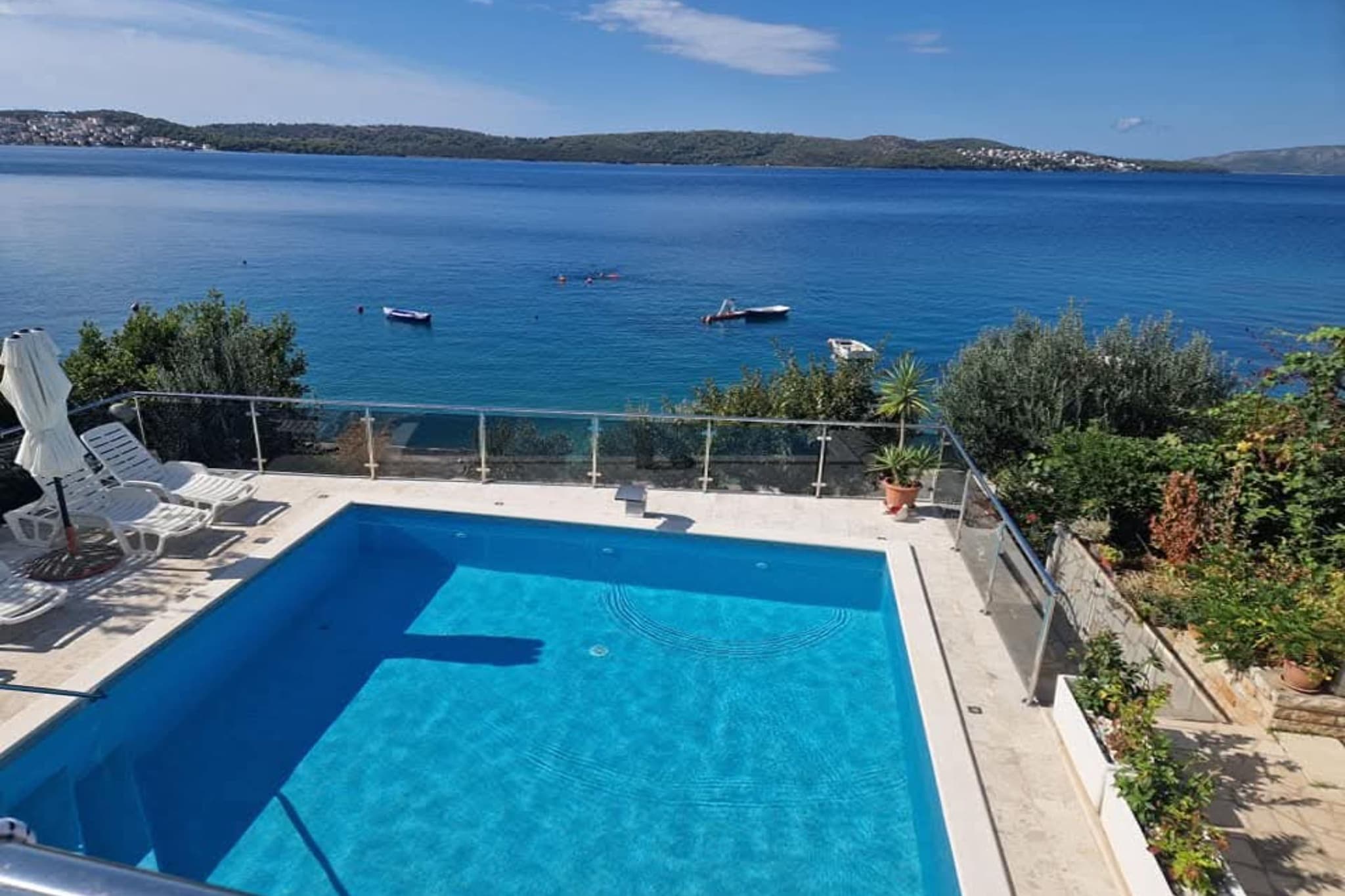 Three- Bedroom Apartment With Sea View A3-Swimming pool