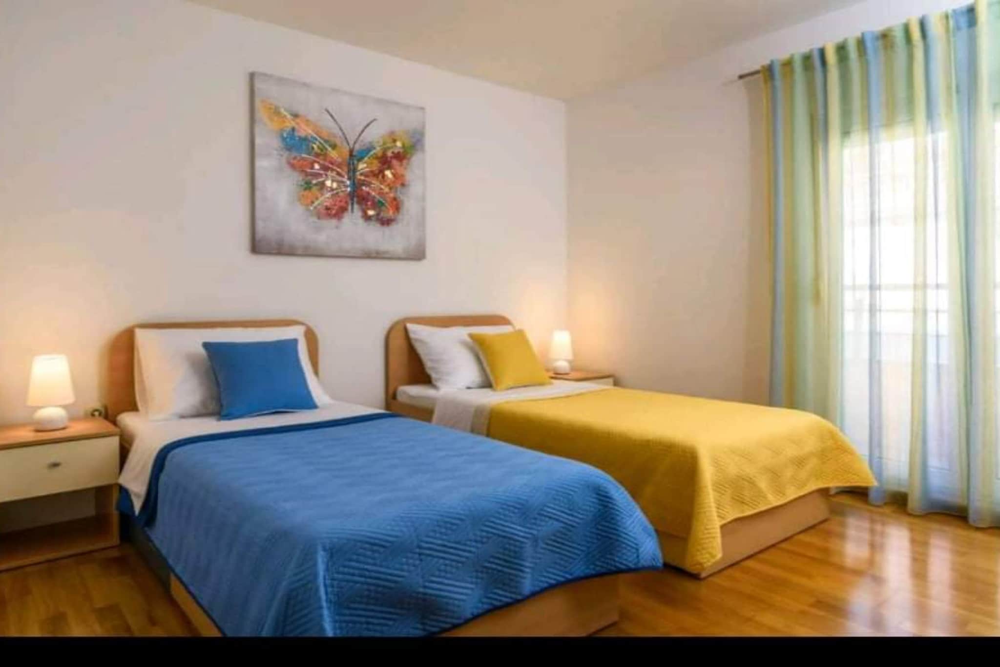 Apartment Antonia Trogir - Two-Bedroom Apartment With Sea View-Slaapkamer