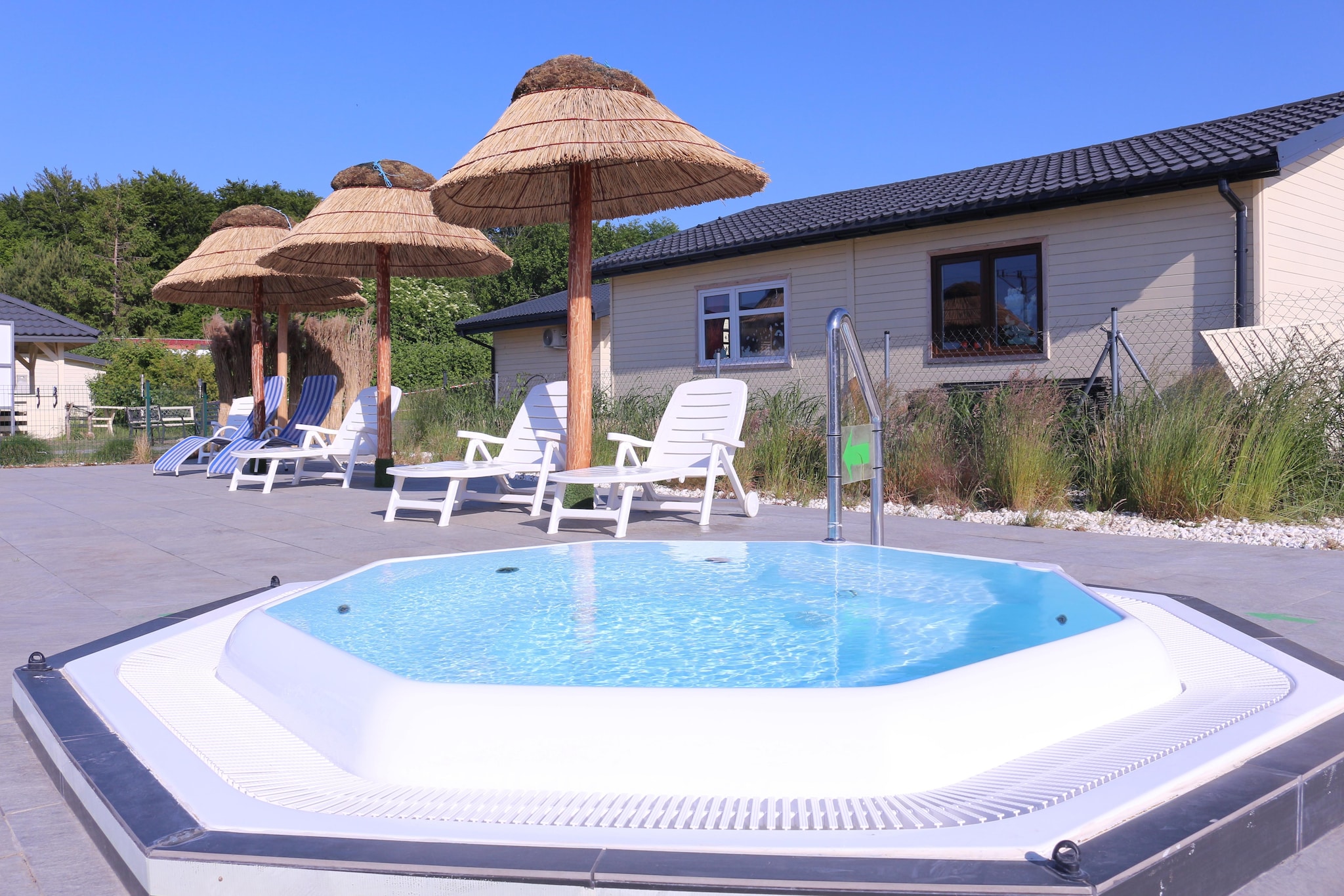 Domek piętrowy 6-osobowy Ustronie Morskie-Swimming pool