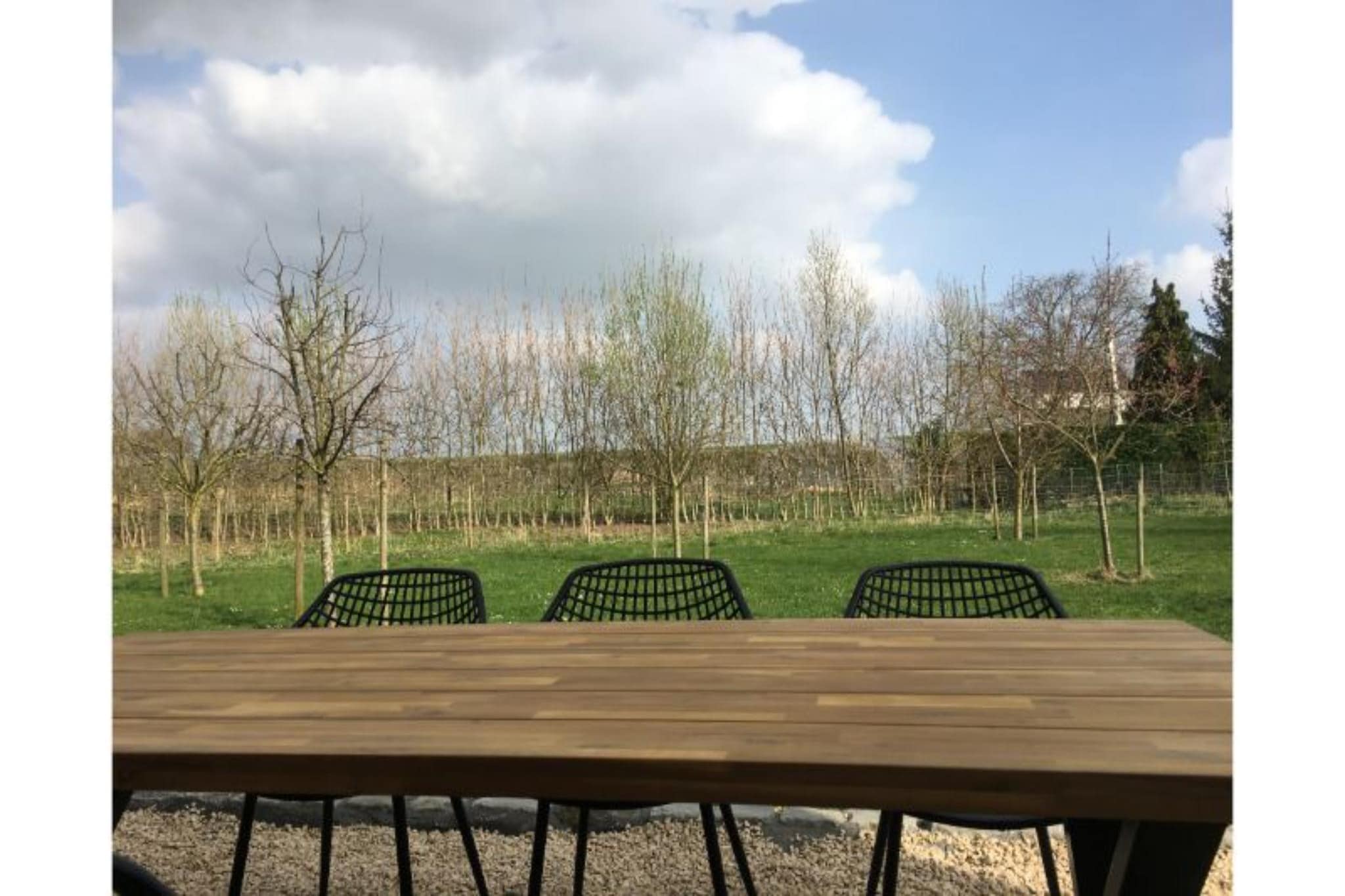 Huis van de raaf-Jardins en été