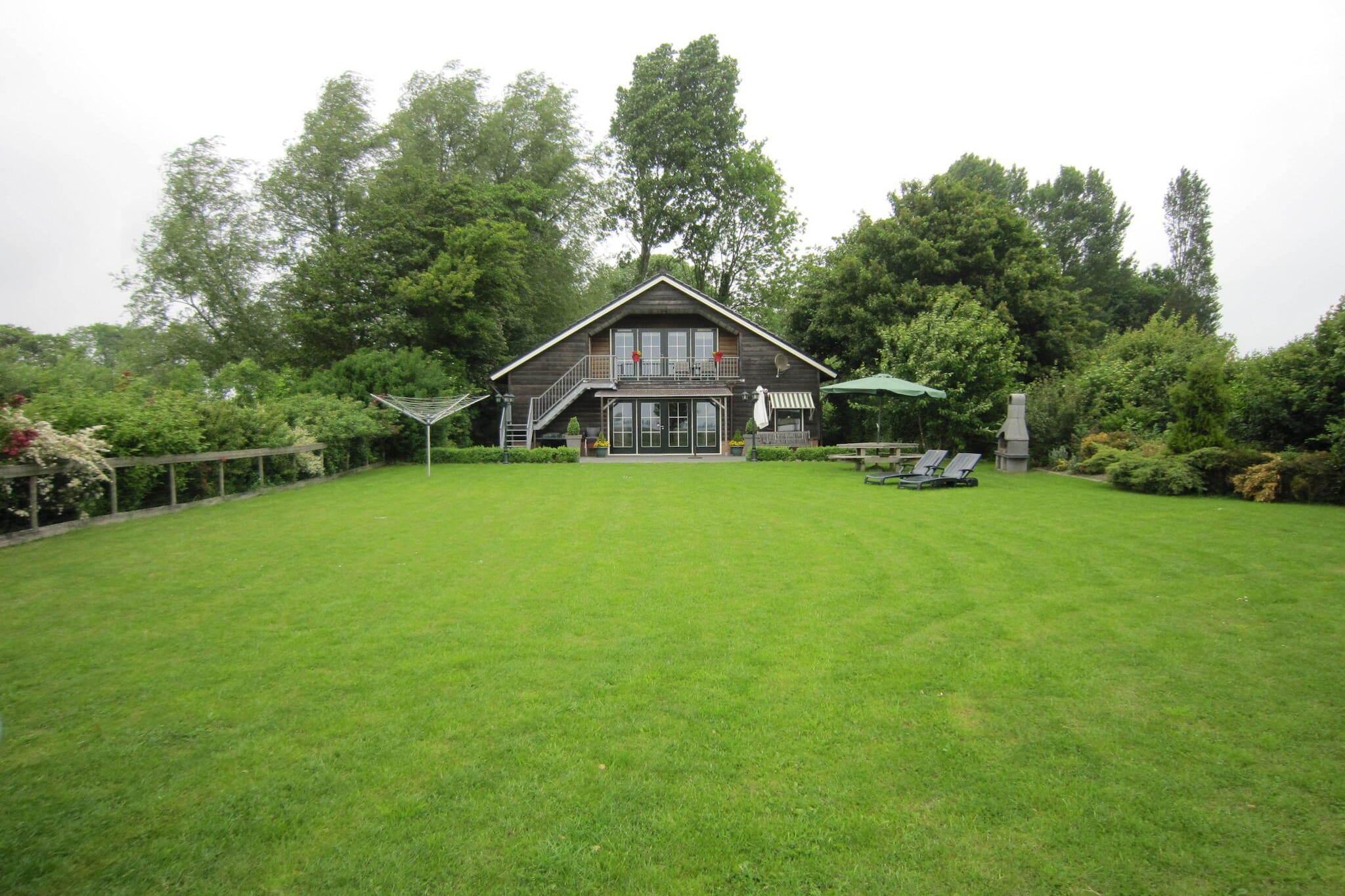 BELLEVUE-Buitenkant zomer