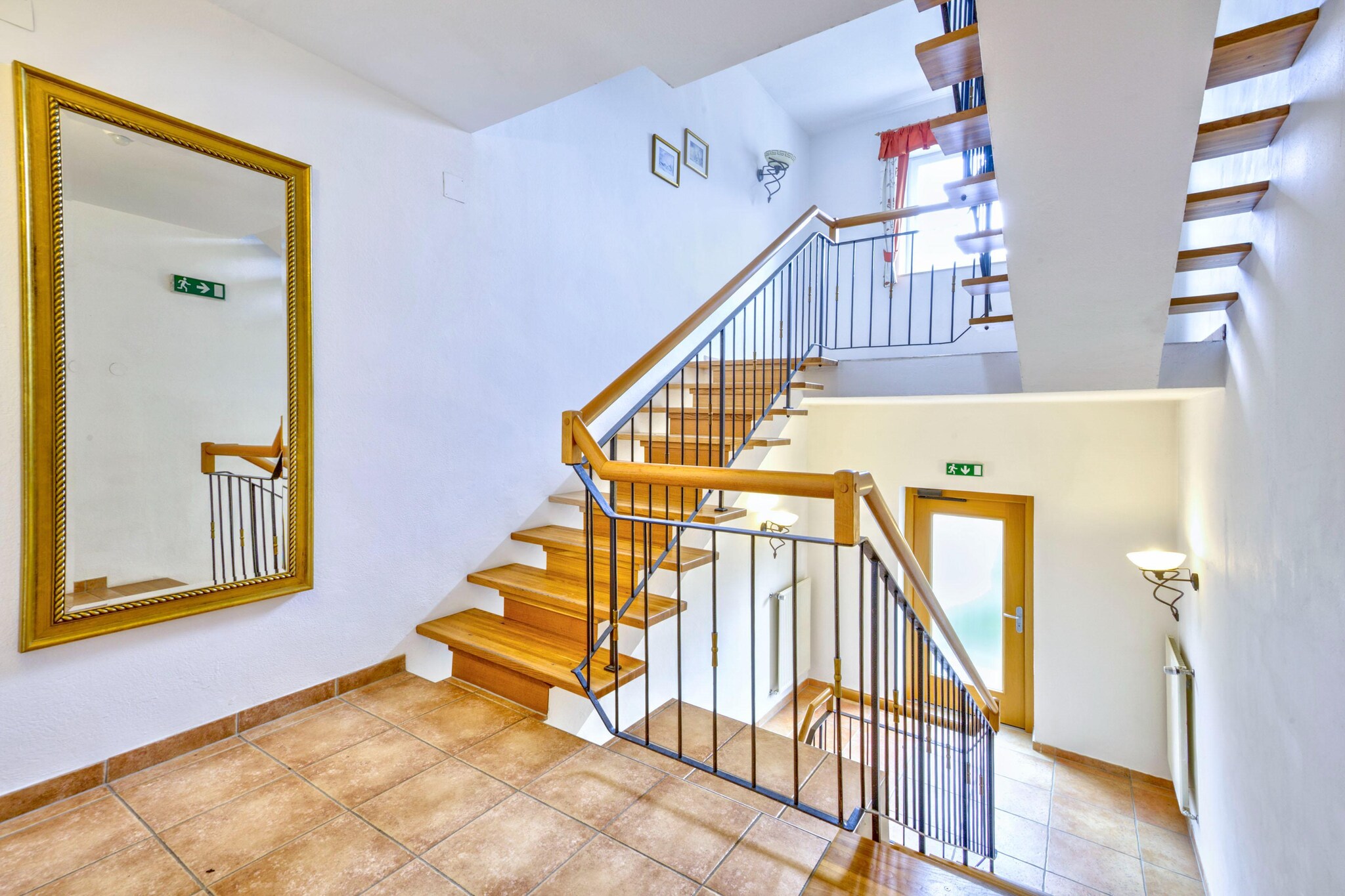 Vicky Apartment Top 11-Flur