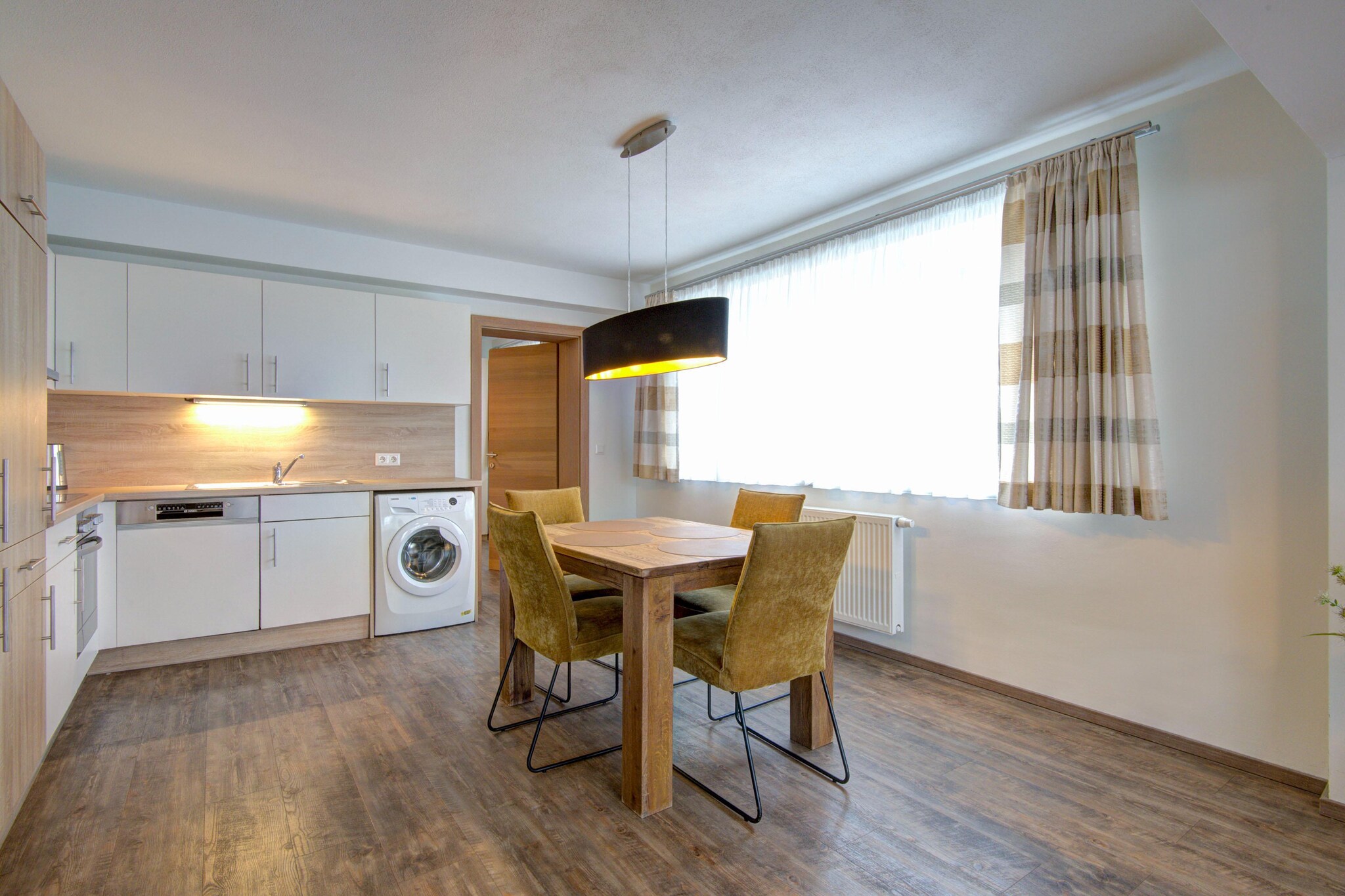 Brunner Apartment Top 1-Salle à manger