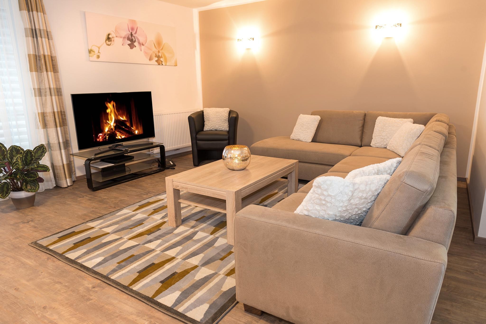Brunner Apartment Top 5-Salon