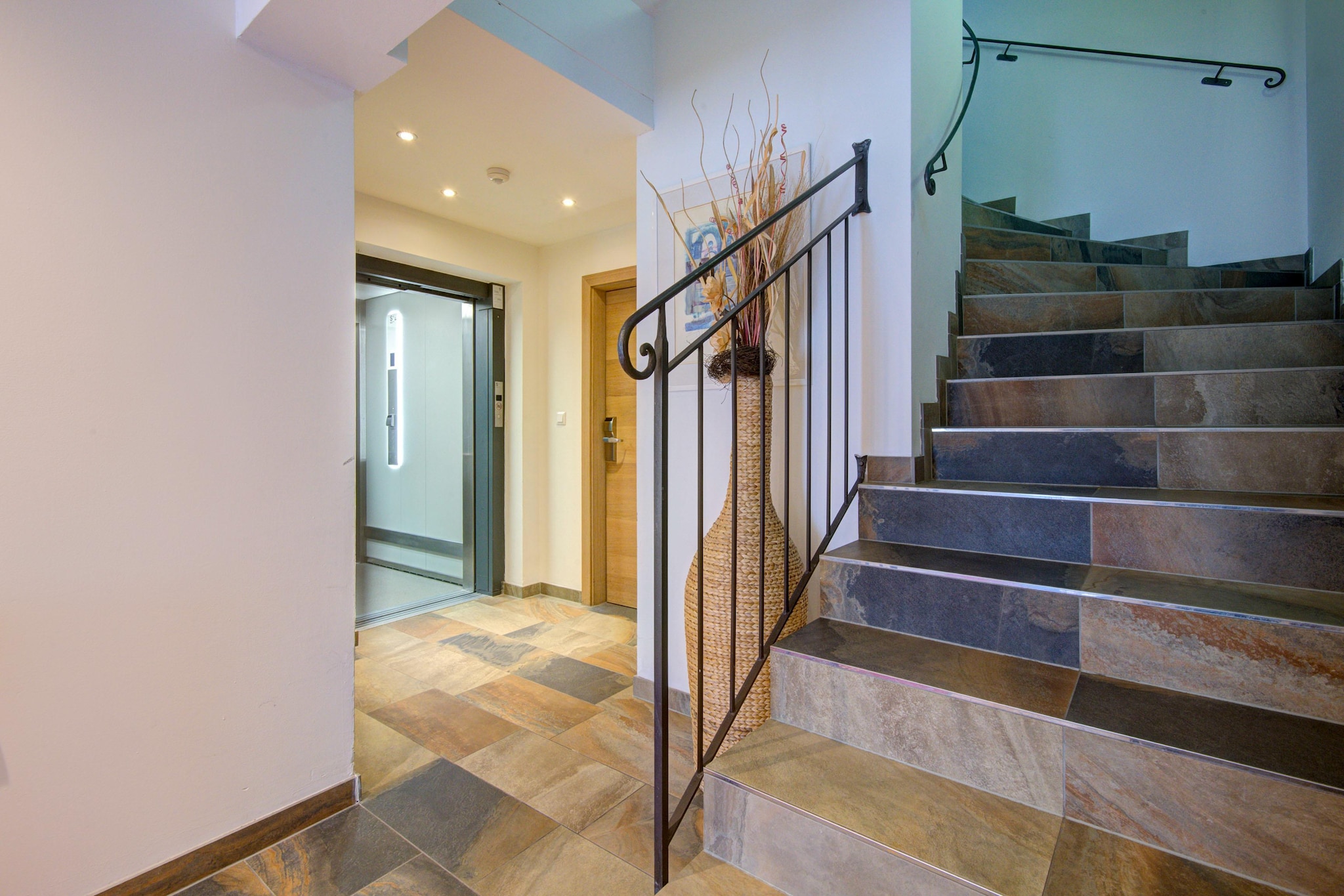 Brunner Apartment Top 5-Landing