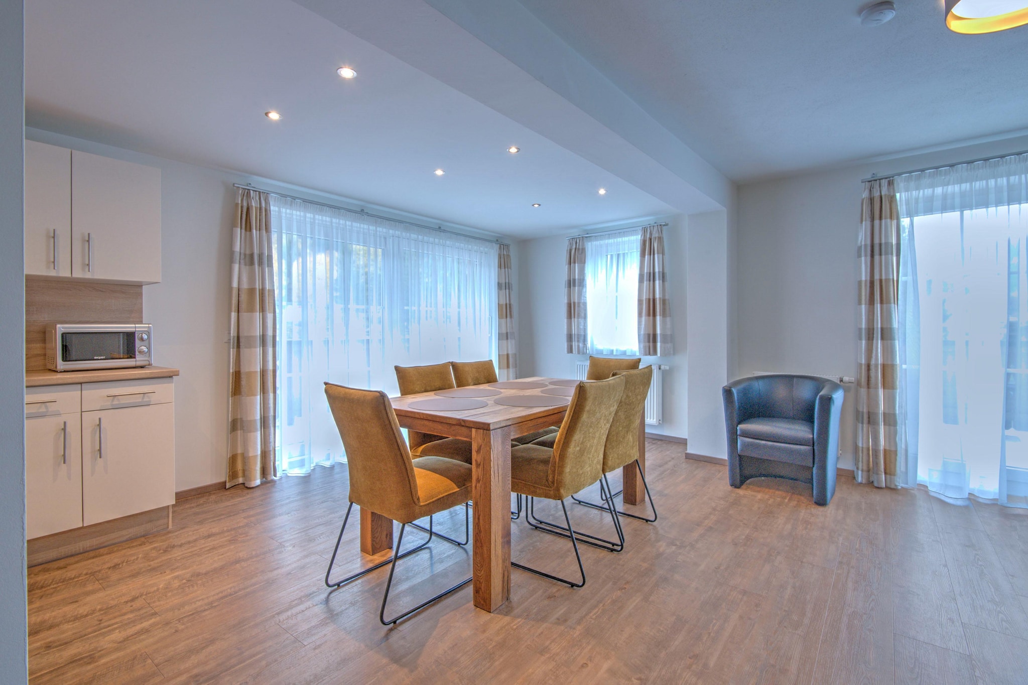 Brunner Apartment Top 6-Dining room
