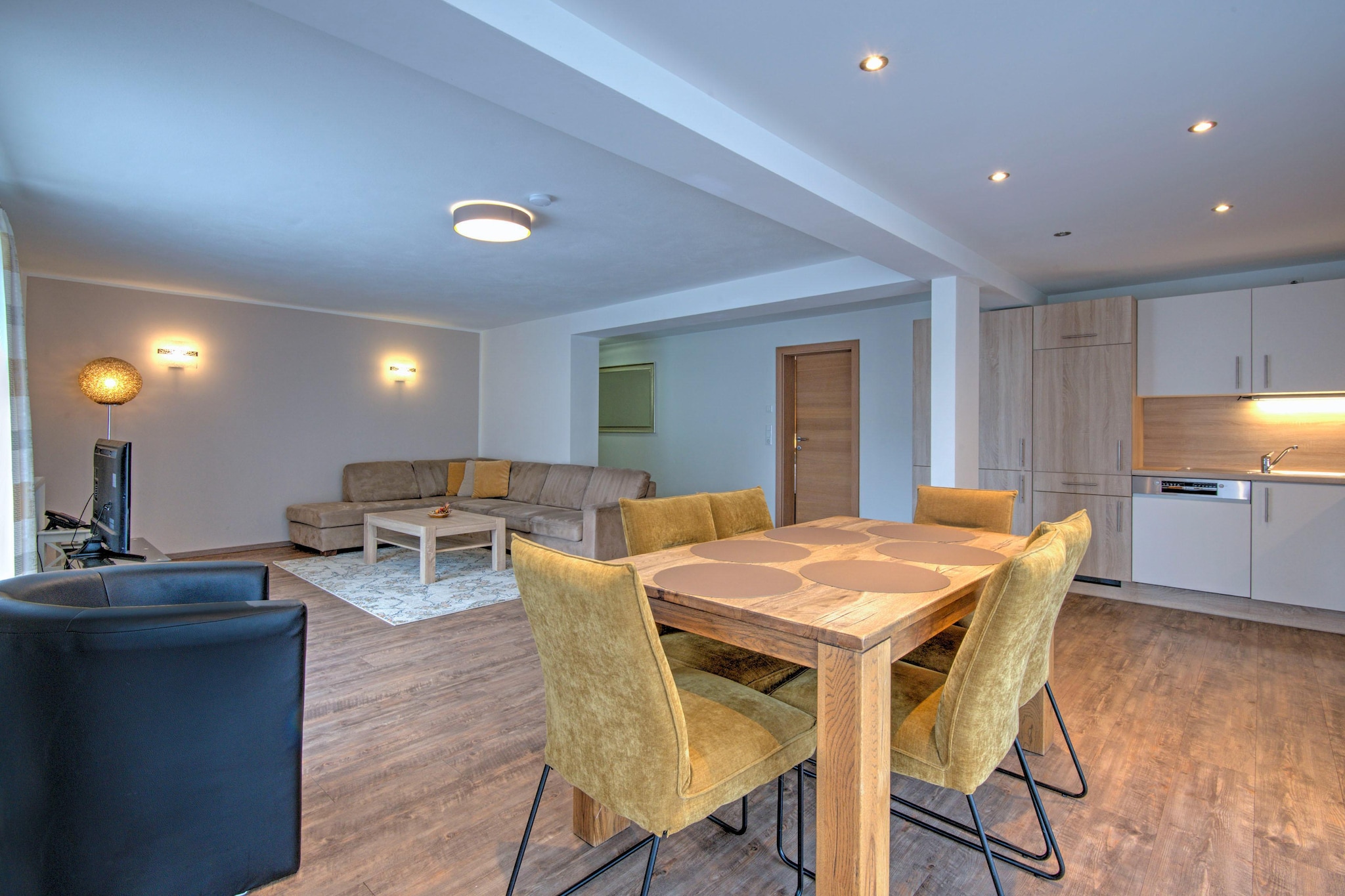 Brunner Apartment Top 6-Dining room