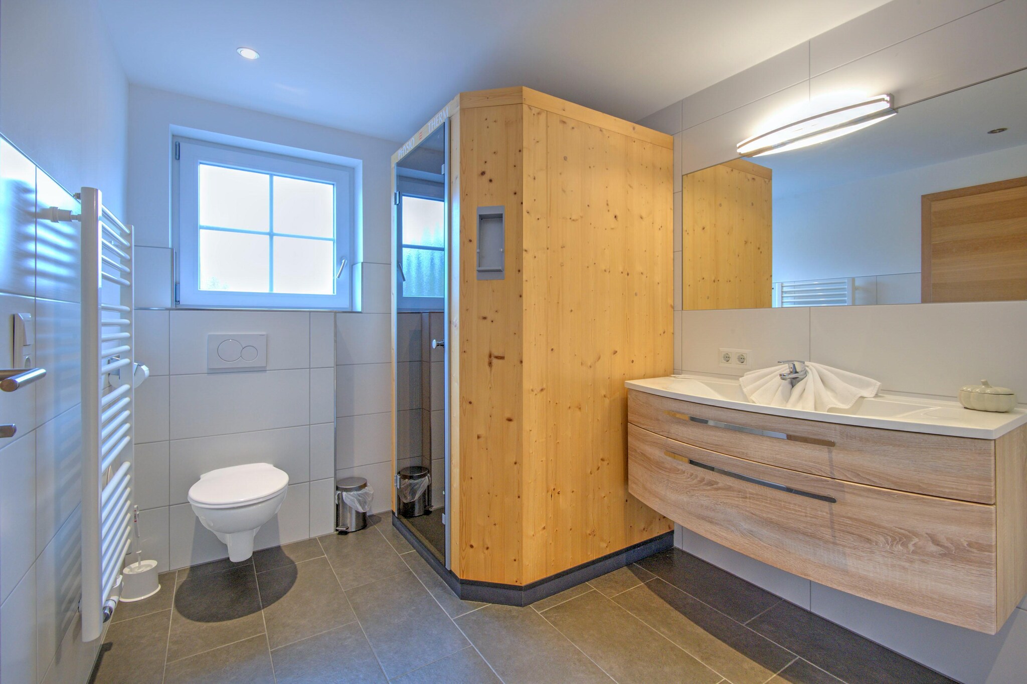 Brunner Apartment Top 6-Bathroom