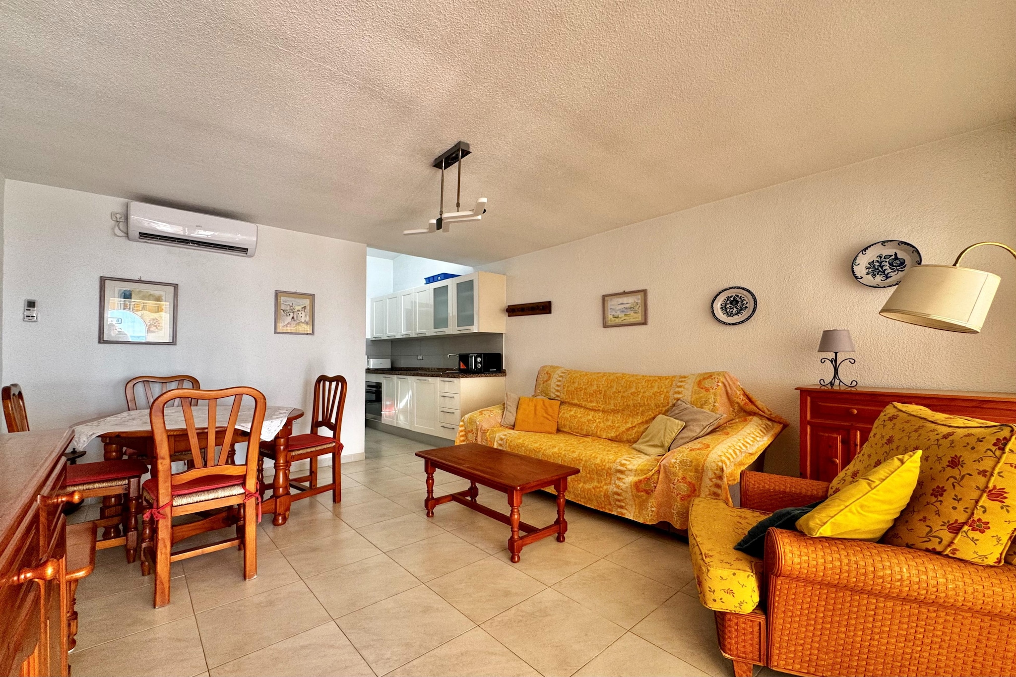 Bungalow Tropicana Club-Living room