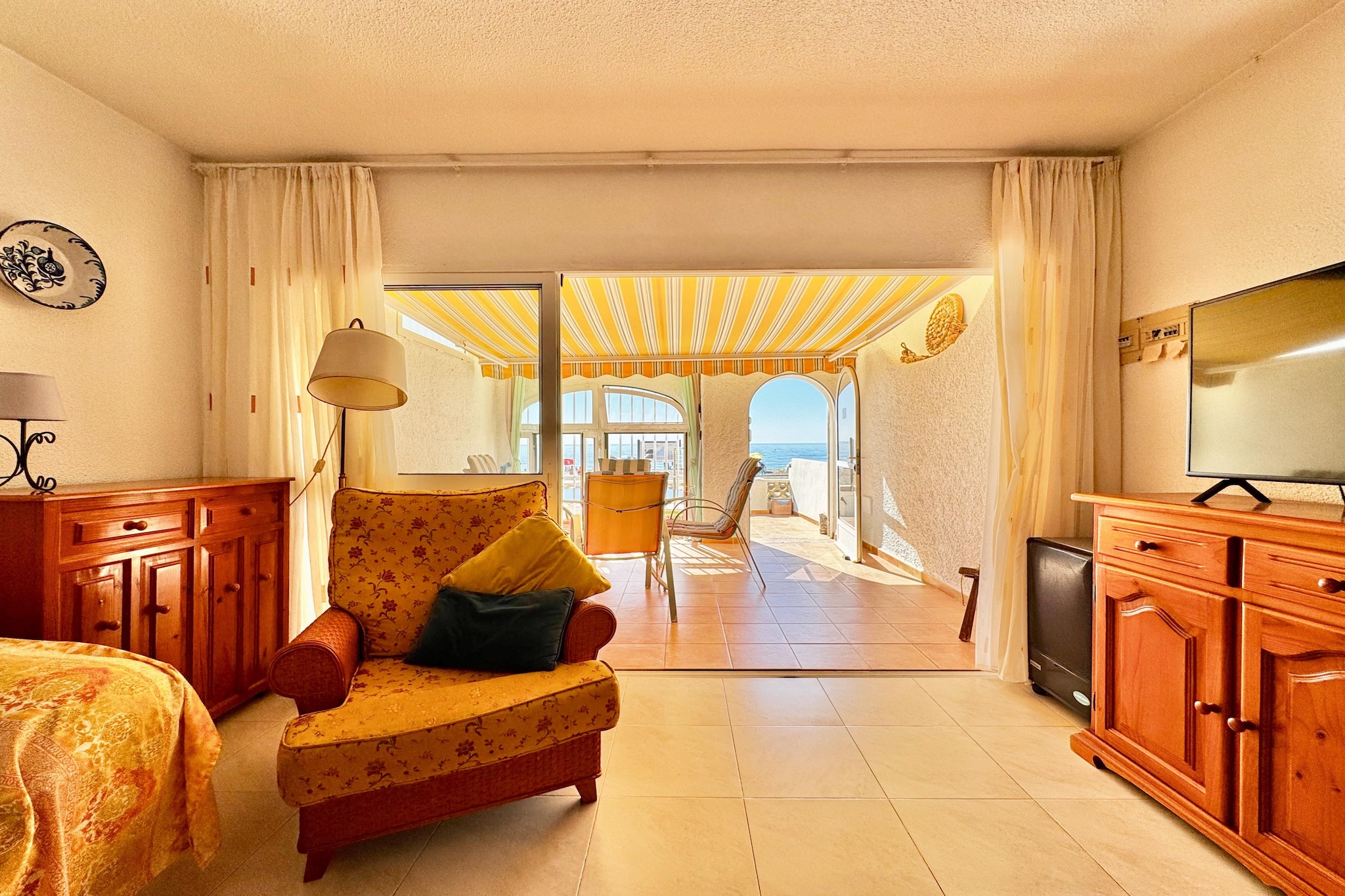 Bungalow Tropicana Club-Living room