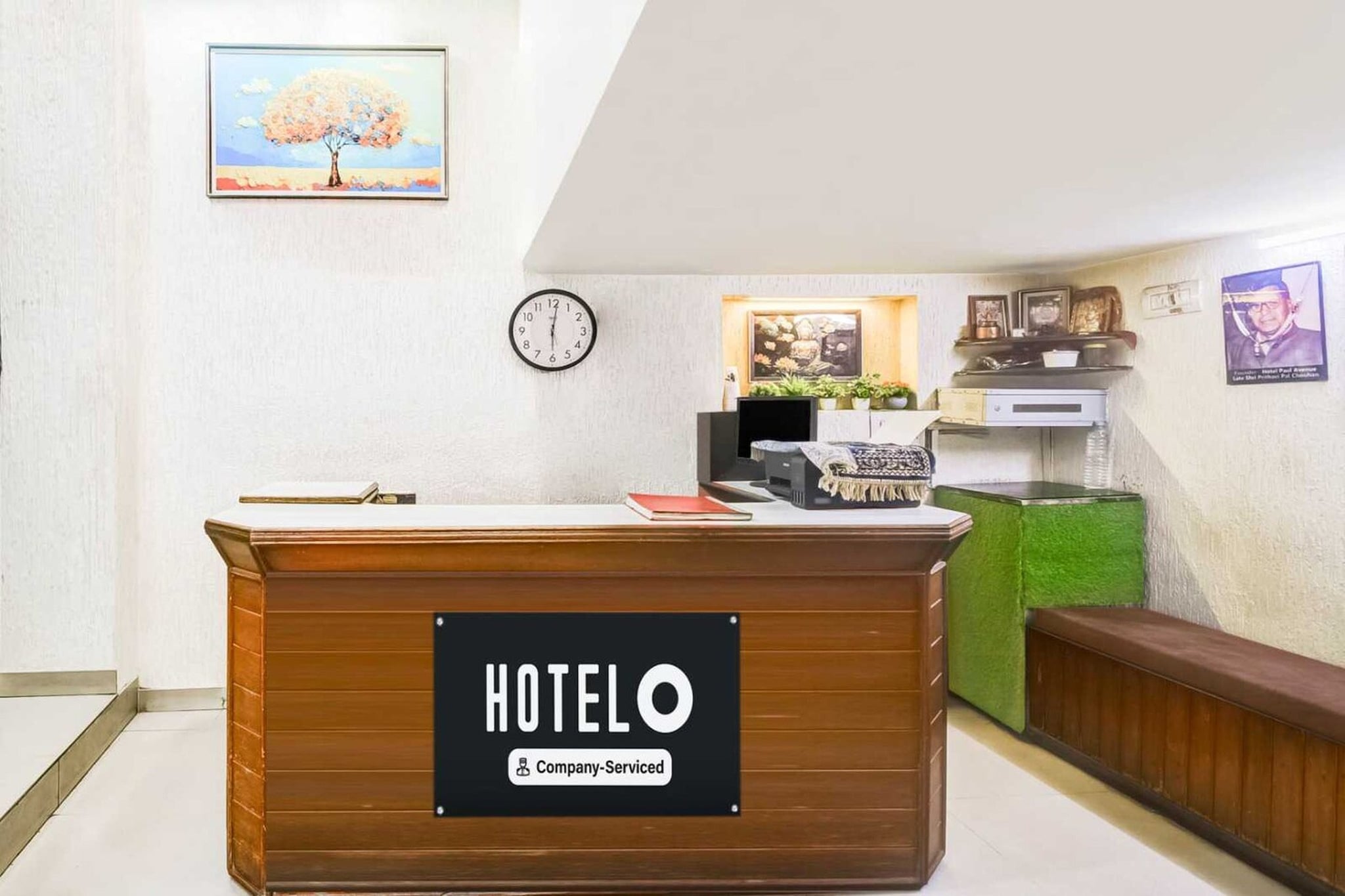 Ground floor: (bedroom(double bed, TV, seating area, air conditioning, Towels incl., telephone, Floor mattress), bathroom(bathtub or shower, shower, washbasin, toilet, shampoo, body soap, hot water))