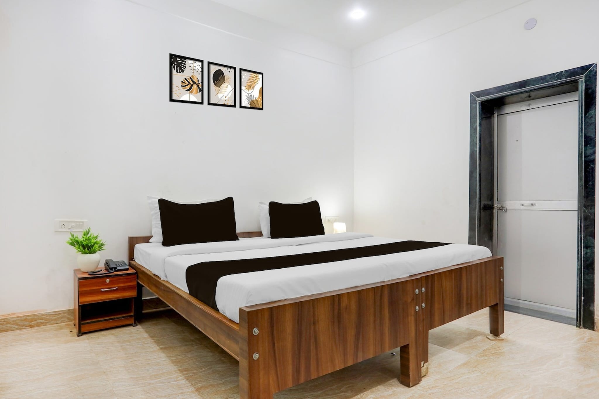 Located within 9.3 km of Jubilee Park and 10 km of Tata Steel Zoological Park, Collection O Dimna Dam Formerly Dimna Resort provides rooms with air conditioning and a private bathroom in S?nkchi. With free WiFi, this 3-star hotel offers room service and a 24-hour front desk. The hotel features family rooms.

All units at the hotel are equipped with a seating area, a flat-screen TV with satellite channels and a private bathroom with free toiletries and a bath or shower. All rooms include a desk.

Guests at Collection O Dimna Dam Formerly Dimna Resort can enjoy a continental breakfast.

Dalma Wildlife Sanctuary is 17 km from the accommodation. Sonari Airport is 11 km away.

Unmarried couples are warmly welcome at this property.
Guests with local ID proof are warmly welcome.
Foreign guests are welcome and allowed to stay at this property without anyÂ restrictions
Check-in is only available to guests aged 18 and above. Please provide a government-issued ID to confirmÂ yourÂ age.
Early Check-In Policy: A full dayâ€™s room rate will be charged for check-ins before 6:00 AM. Complimentary early check-in is available between 6:00 AM and 10:00 AM, subject to room availability.