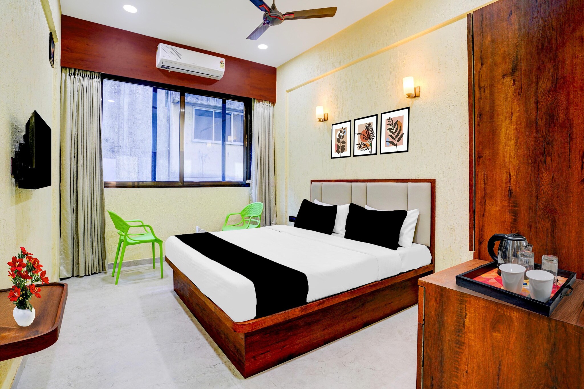 Situated within 33 km of Phoenix Market City Mall and 36 km of Powai Lake, Collection O Kalamboli New Panvel Formerly Golden Paradise features rooms with air conditioning and a private bathroom in Kalamboli. With free WiFi, this 3-star hotel offers room service and a 24-hour front desk. The hotel has family rooms.

All rooms at the hotel are fitted with a seating area, a flat-screen TV with satellite channels and a private bathroom with free toiletries and a bath or shower. The rooms have a desk.

Dadar Railway Station is 36 km from Collection O Kalamboli New Panvel Formerly Golden Paradise, while Indian Institute of Technology, Bombay is 37 km from the property. Chhatrapati Shivaji International Mumbai Airport is 33 km away.

Unmarried couples are warmly welcome at this property.
Guests with local ID proof are warmly welcome.
Apologies, but we are currently unable to host foreign nationals at this property.
Check-in is only available to guests aged 18 and above. Please provide a government-issued ID to confirm your age.
Early Check-In Policy: A full day’s room rate will be charged for check-ins before 6:00 AM. Complimentary early check-in is available between 6:00 AM and 10:00 AM, subject to room availability.
