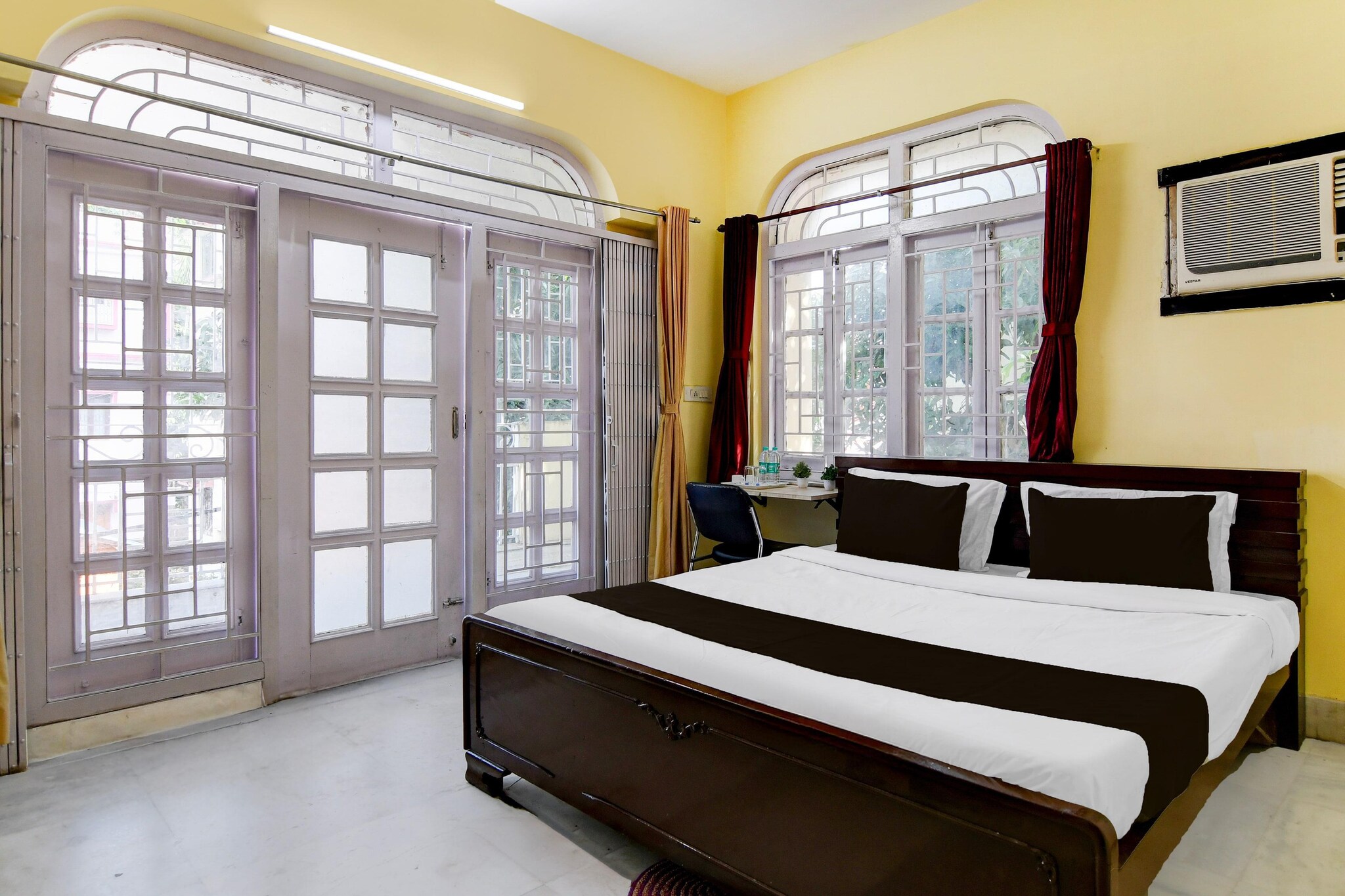 Collection O Jyotirindra Nandi Metro