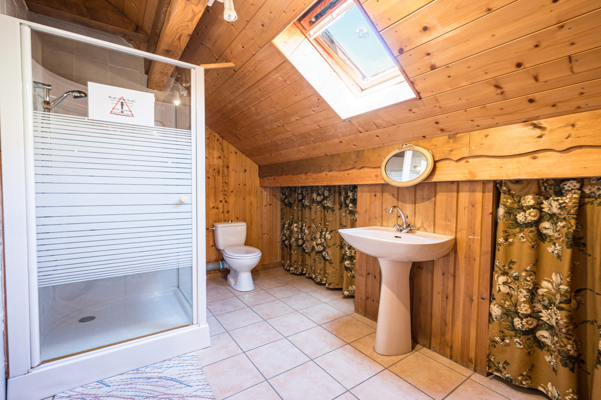 Les Perdrix Blanches - 5P14-Badkamer