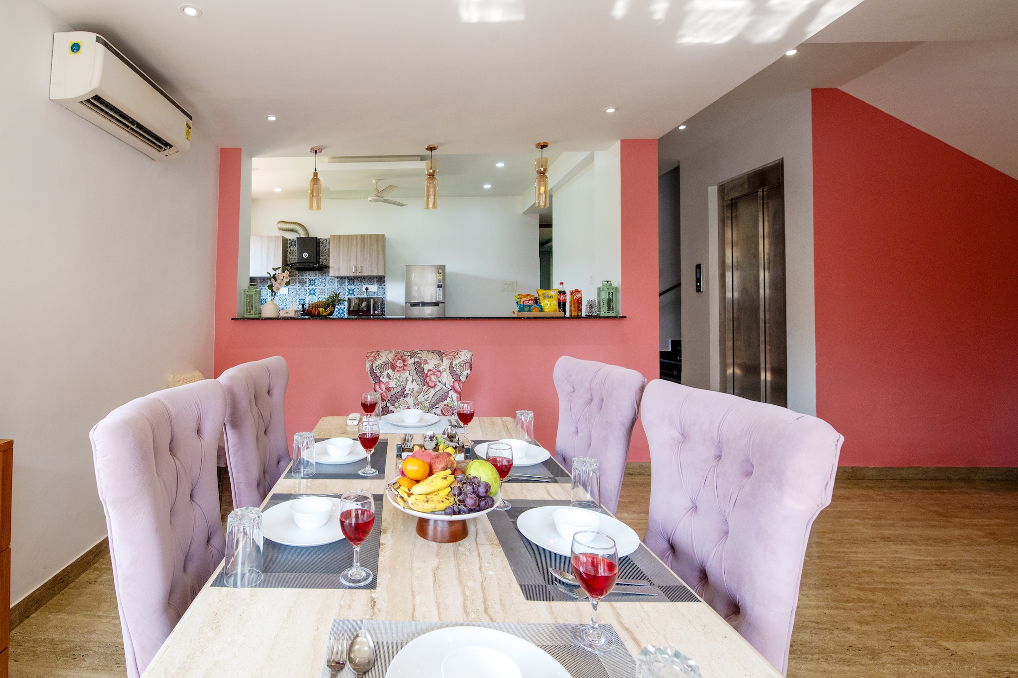 Ground floor: (Living room(TV, seating area, air conditioning), dining room(dining table), Kitchen(electric kettle, coffee machine, oven, microwave, dishwasher, freezer, Rice maker), bedroom(TV, seating area, balcony, air conditioning, Queen Bed), bedroom(TV, seating area, balcony, air conditioning, Queen Bed), bedroom(TV, seating area, balcony, air conditioning, Queen Bed), bedroom(TV, seating area, balcony, air conditioning, Queen Bed), bedroom(TV, seating area, balcony, air conditioning, Queen Bed), bathroom(shower, toilet, hairdryer, Towels incl., hot water), bathroom(shower, toilet, hairdryer, Towels incl., hot water), bathroom(shower, toilet, hairdryer, Towels incl., hot water), bathroom(shower, toilet, hairdryer, Towels incl., hot water), bathroom(shower, toilet, hairdryer, Towels incl., hot water))