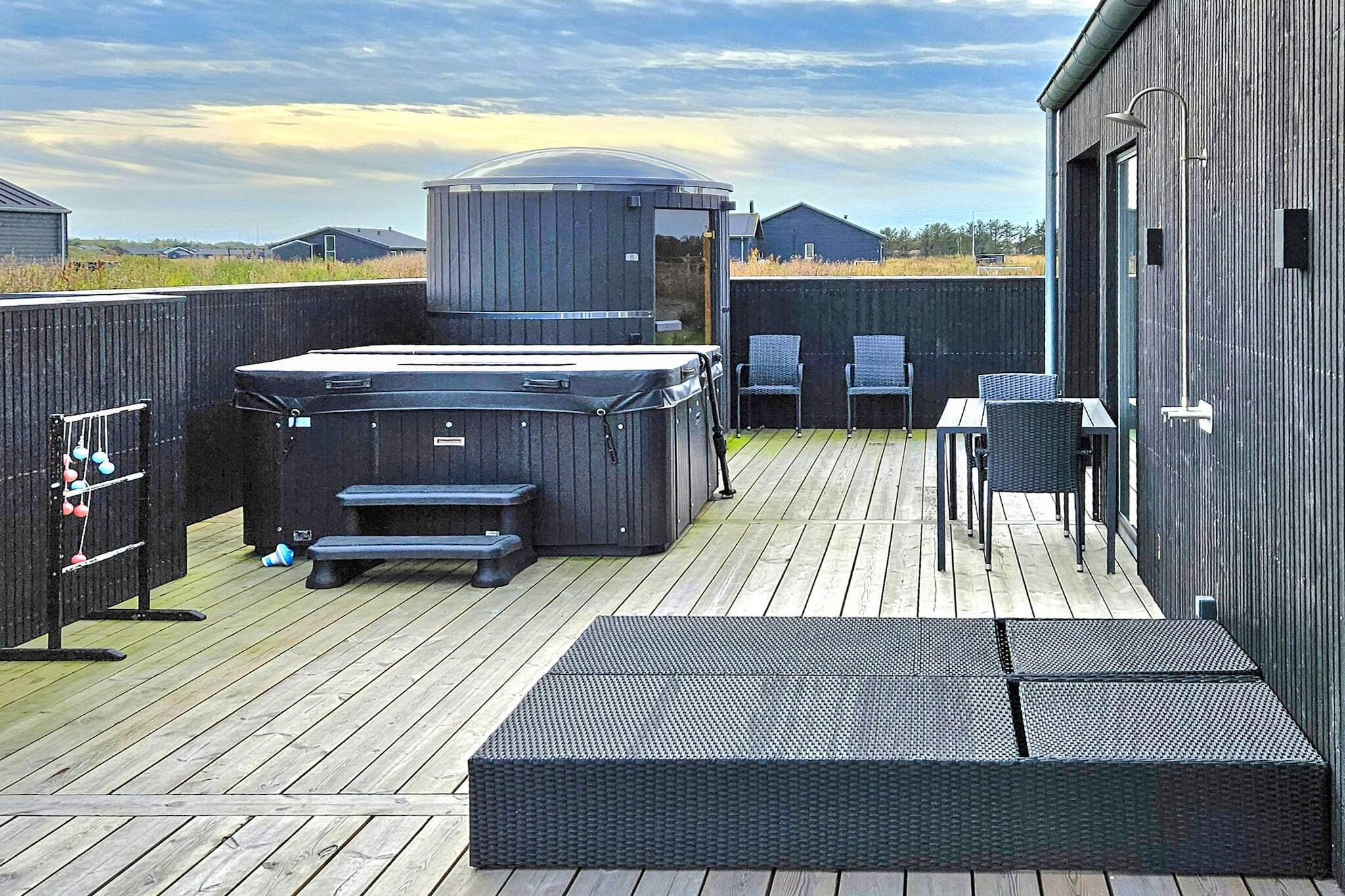 5 Sterne Ferienhaus in Løkken-Wellnessbereich