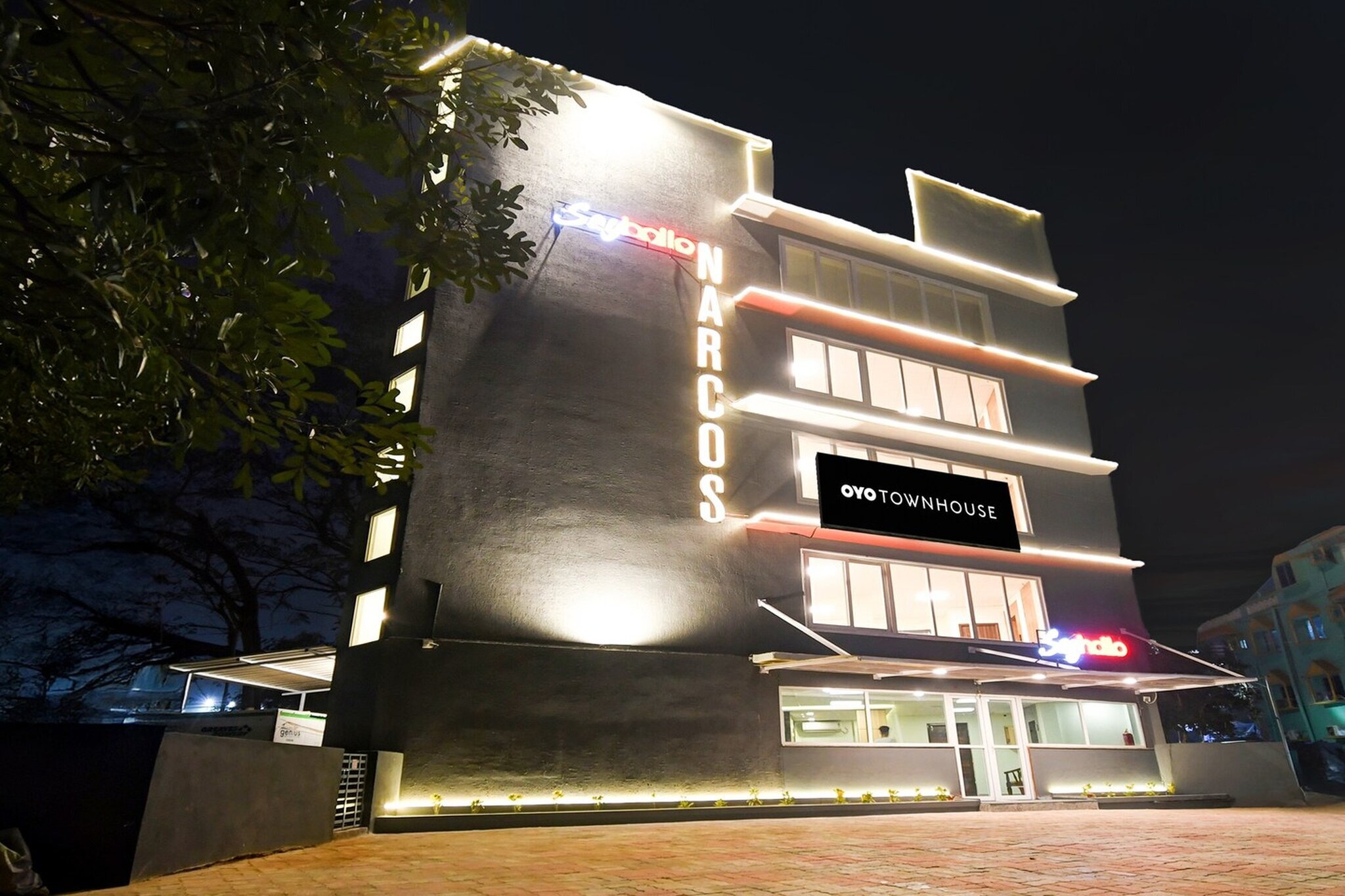 Situated within 6.3 km of Bhubaneswar Station and 25 km of Janardana Temple, Super Collection O Sayhallo Narcos features rooms with air conditioning and a private bathroom in Bhubaneshwar. With free WiFi, this 3-star hotel offers room service and a 24-hour front desk. The hotel has family rooms.
All rooms at the hotel are fitted with a seating area, a flat-screen TV with satellite channels and a private bathroom with free toiletries and a bath or shower. The rooms have a desk.
Biju Patnaik International Airport is a few steps from the property.
Early Check-In Policy: A full day’s room rate will be charged for check-ins before 6:00 AM. Complimentary early check-in is available between 6:00 AM and 10:00 AM, subject to room availability.
Check-in is only available to guests aged 18 and above. Please provide a government-issued ID to confirm your age.
1.Unmarried couples are warmly welcome at this property.
2. Guests with local ID proof are warmly welcome.
3.Foreign guests are welcome and allowed to stay at this property without any restrictions